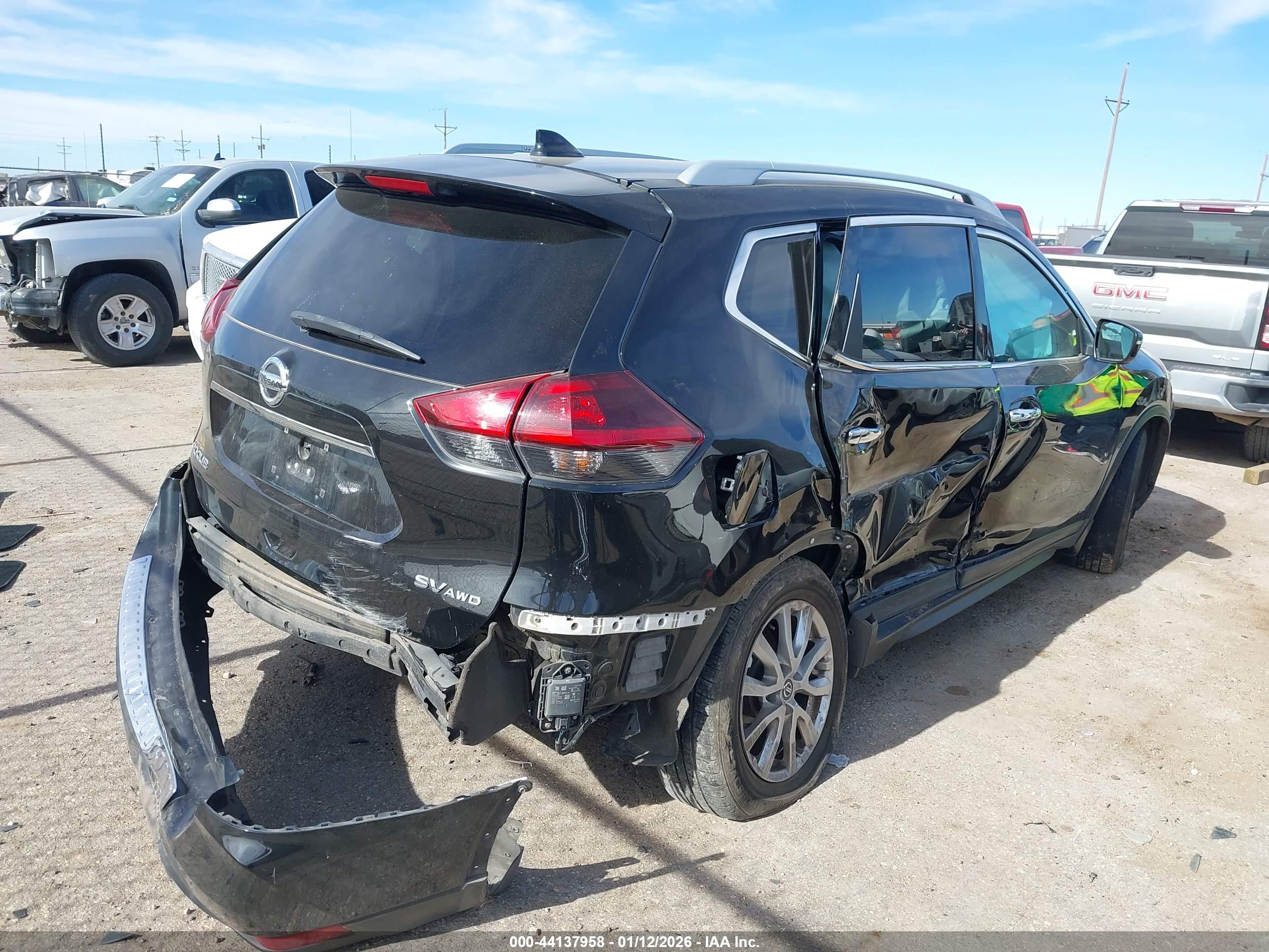 NISSAN ROGUE image 4