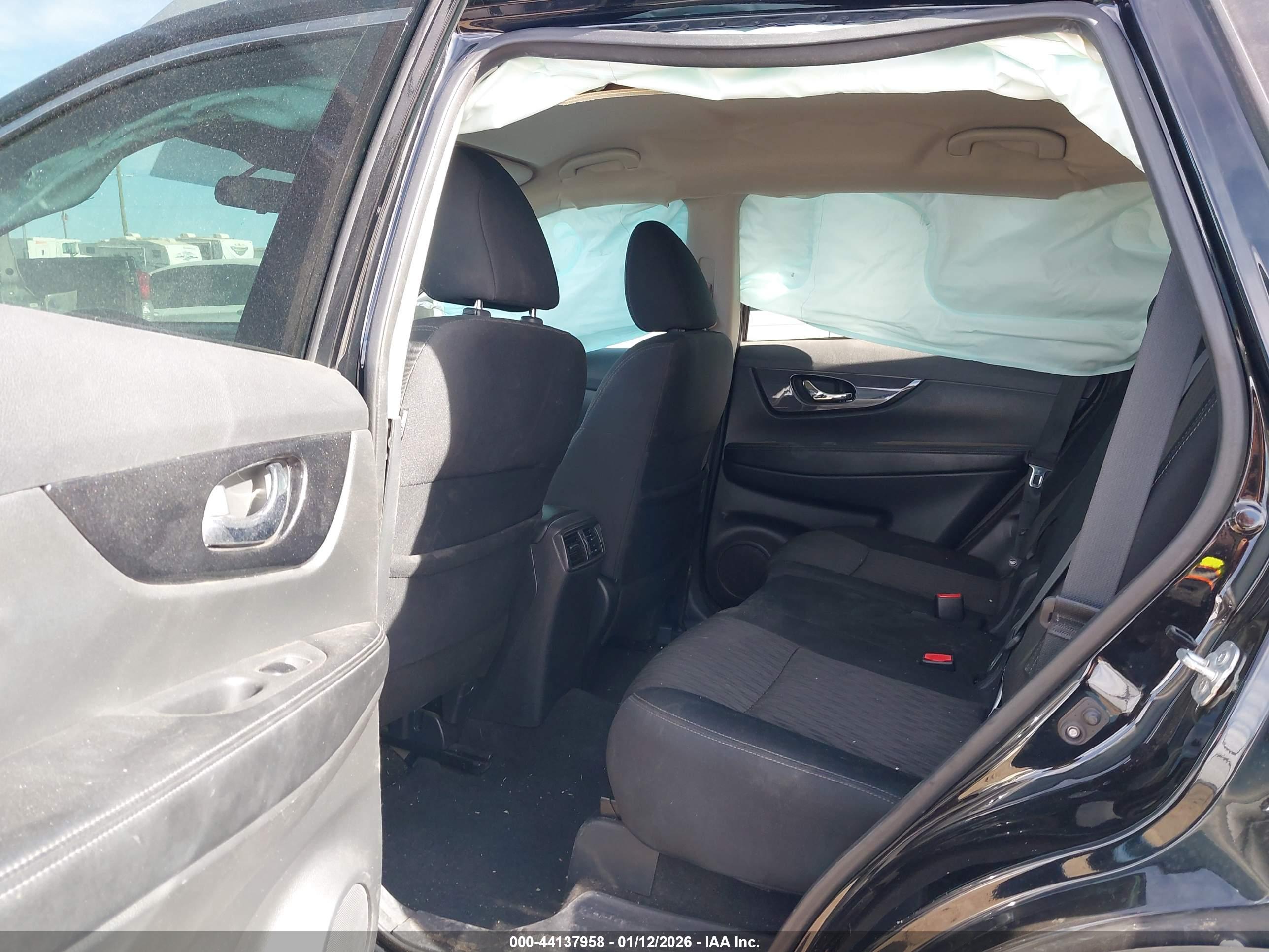 NISSAN ROGUE image 8