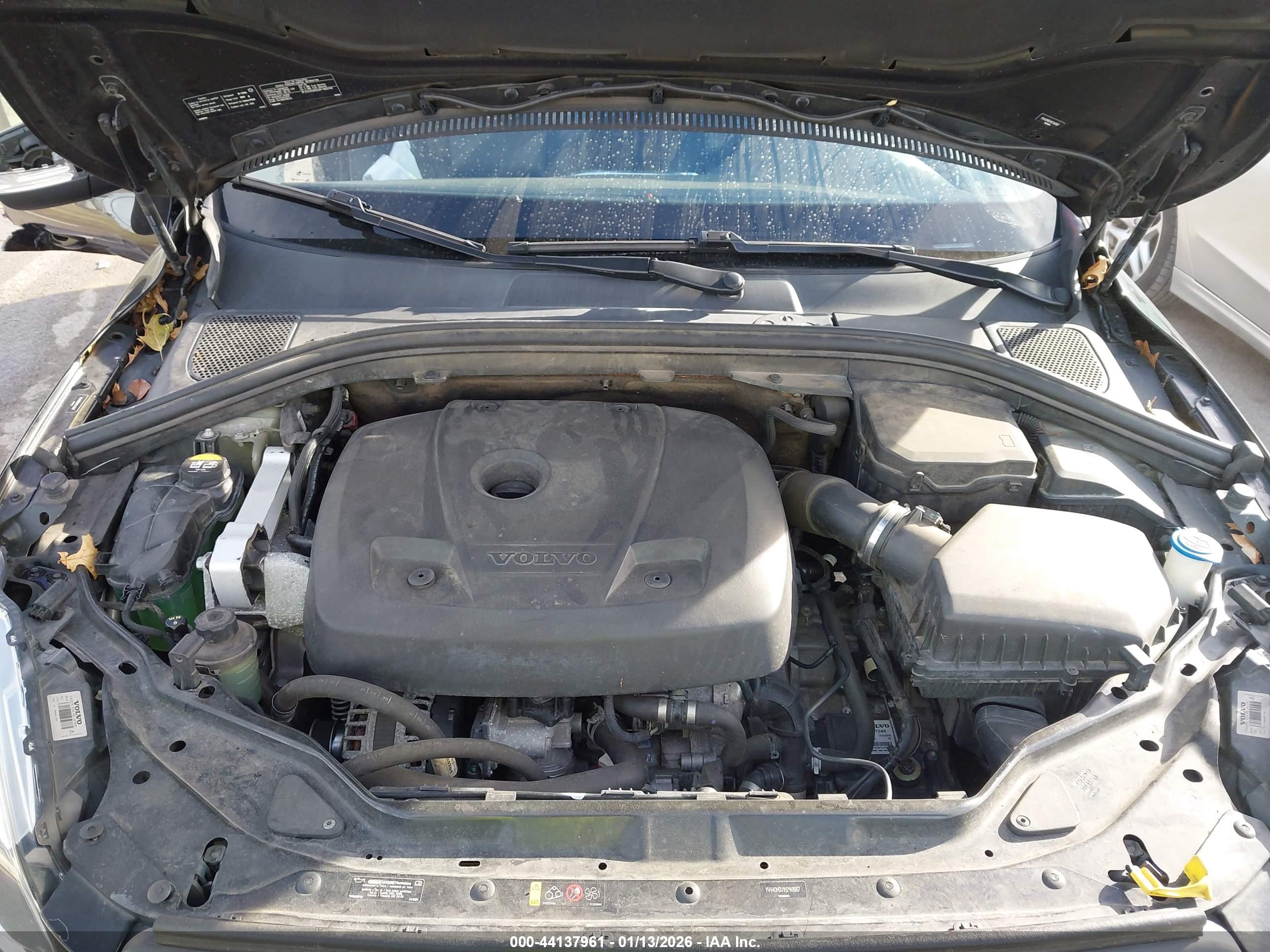 VOLVO XC60 image 10