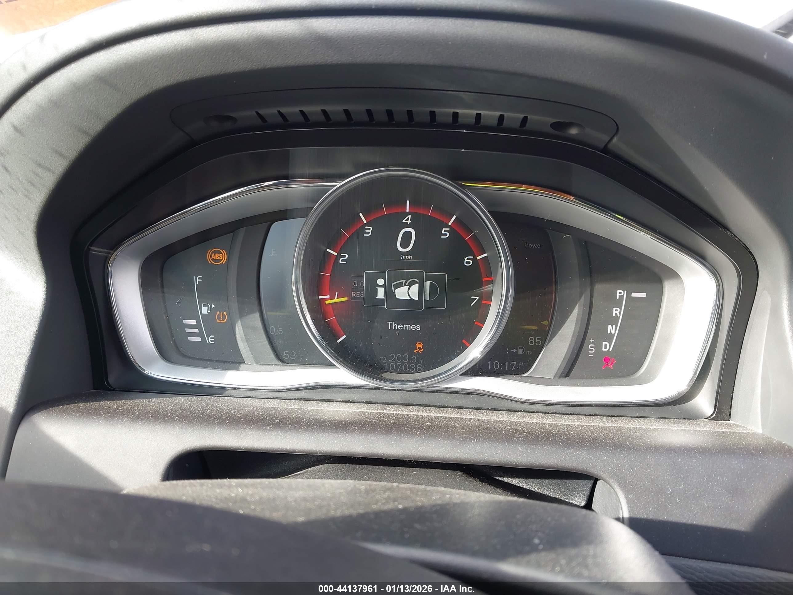 VOLVO XC60 image 7