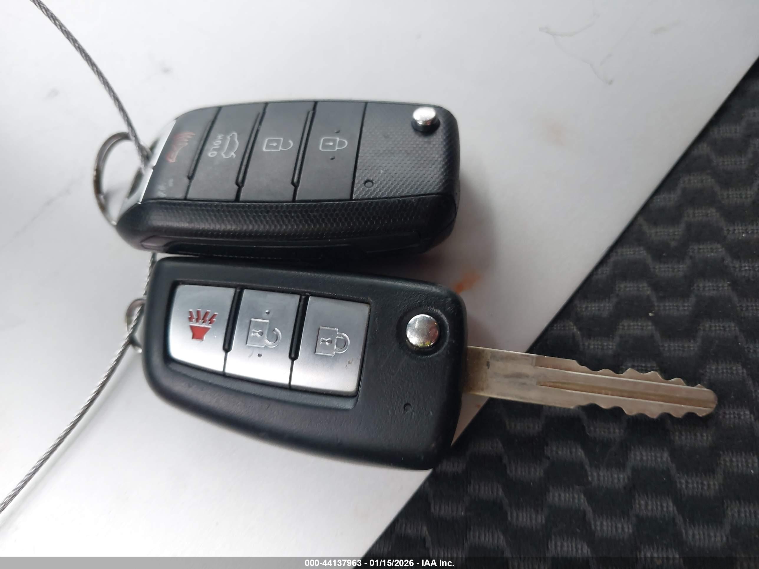 NISSAN ROGUE image 11