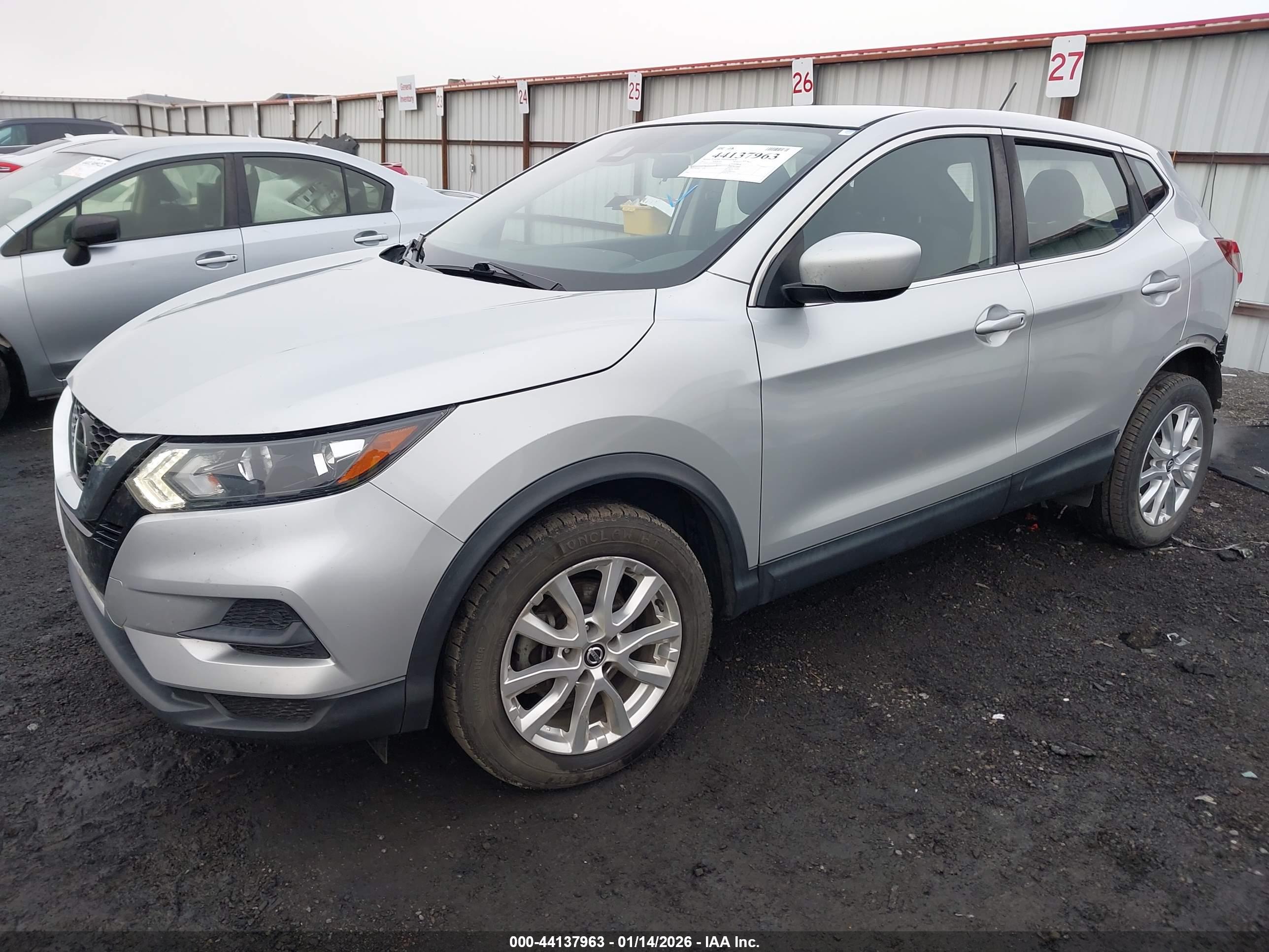 NISSAN ROGUE image 2