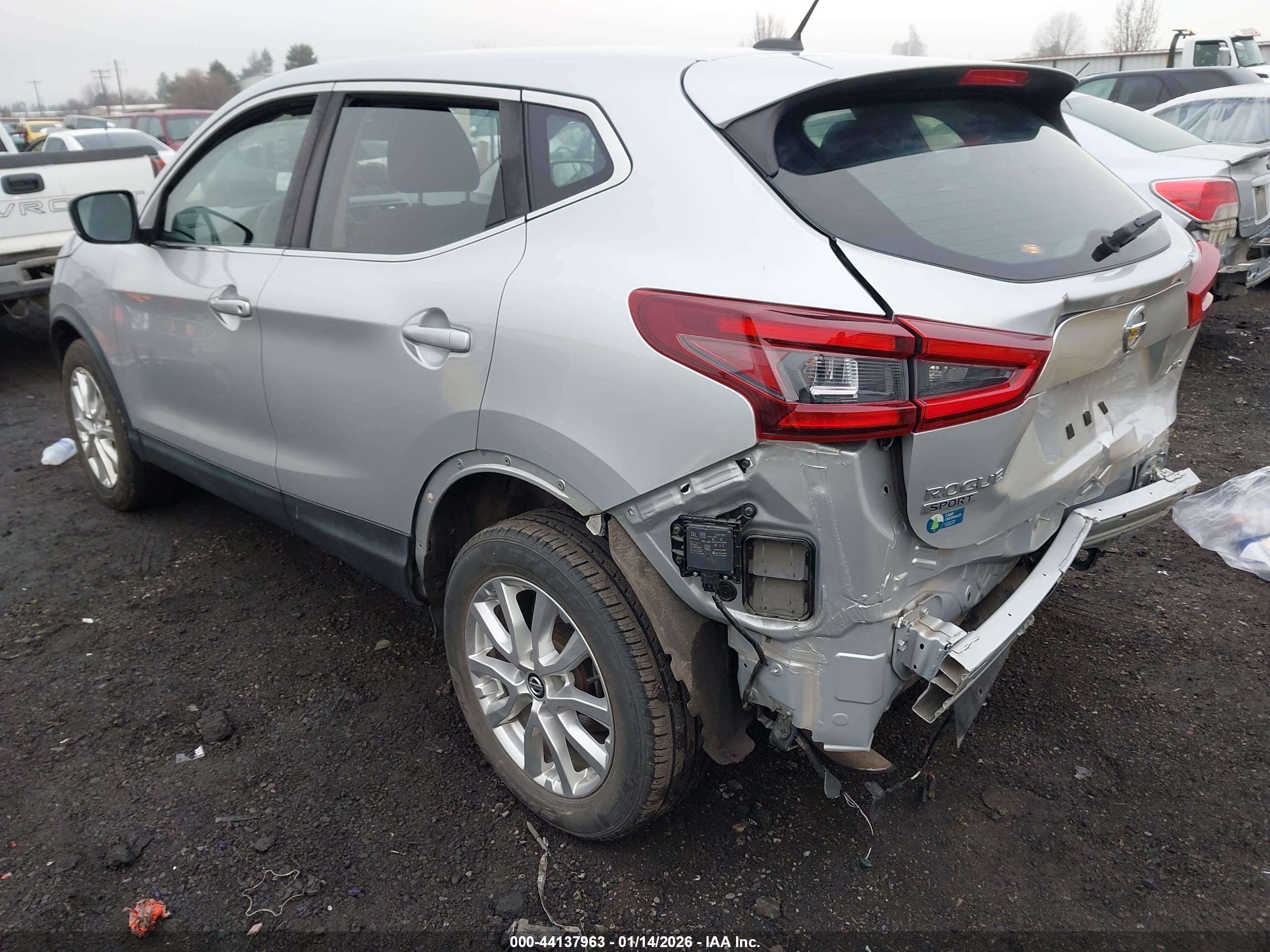 NISSAN ROGUE image 3