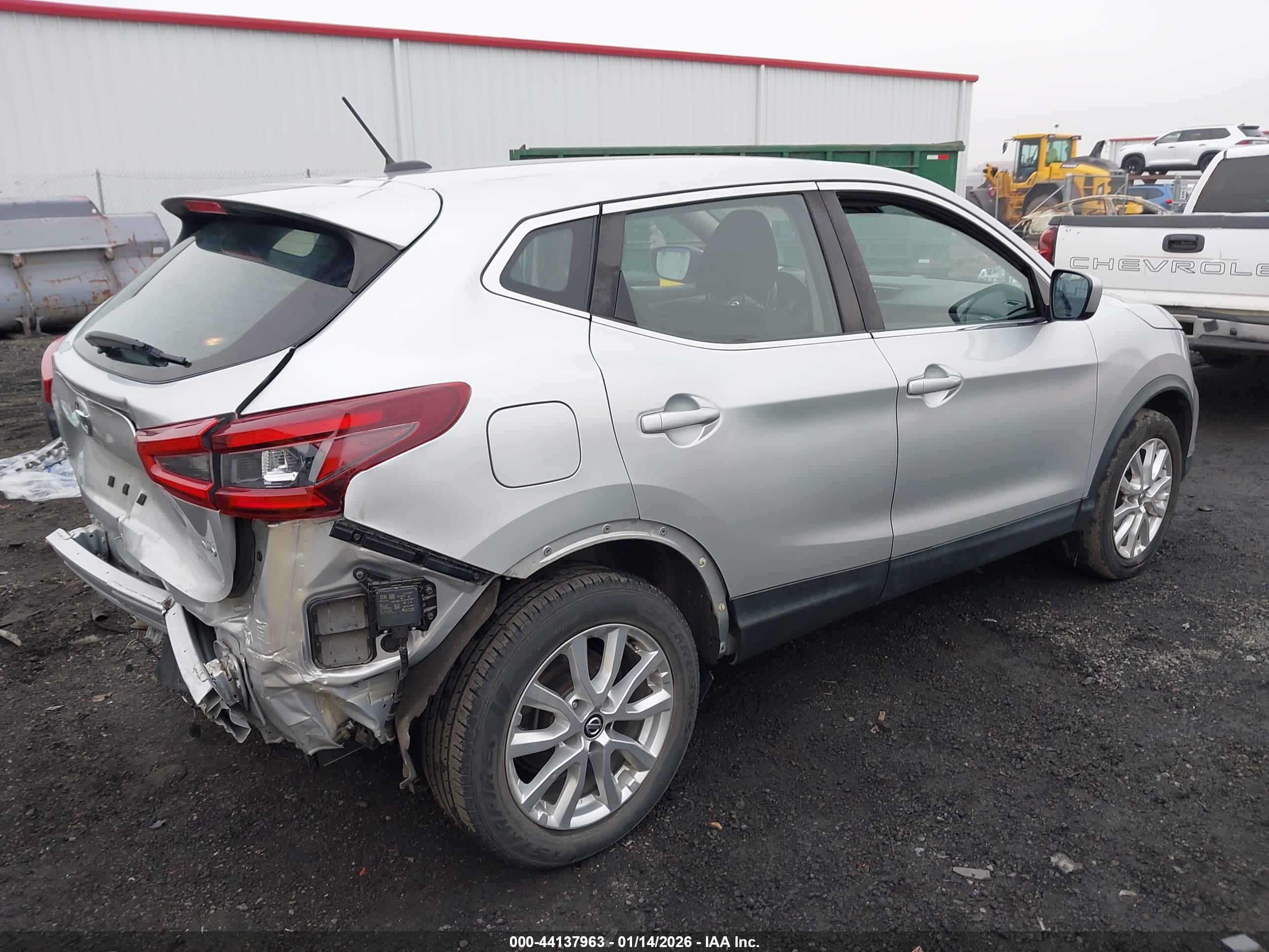 NISSAN ROGUE image 4
