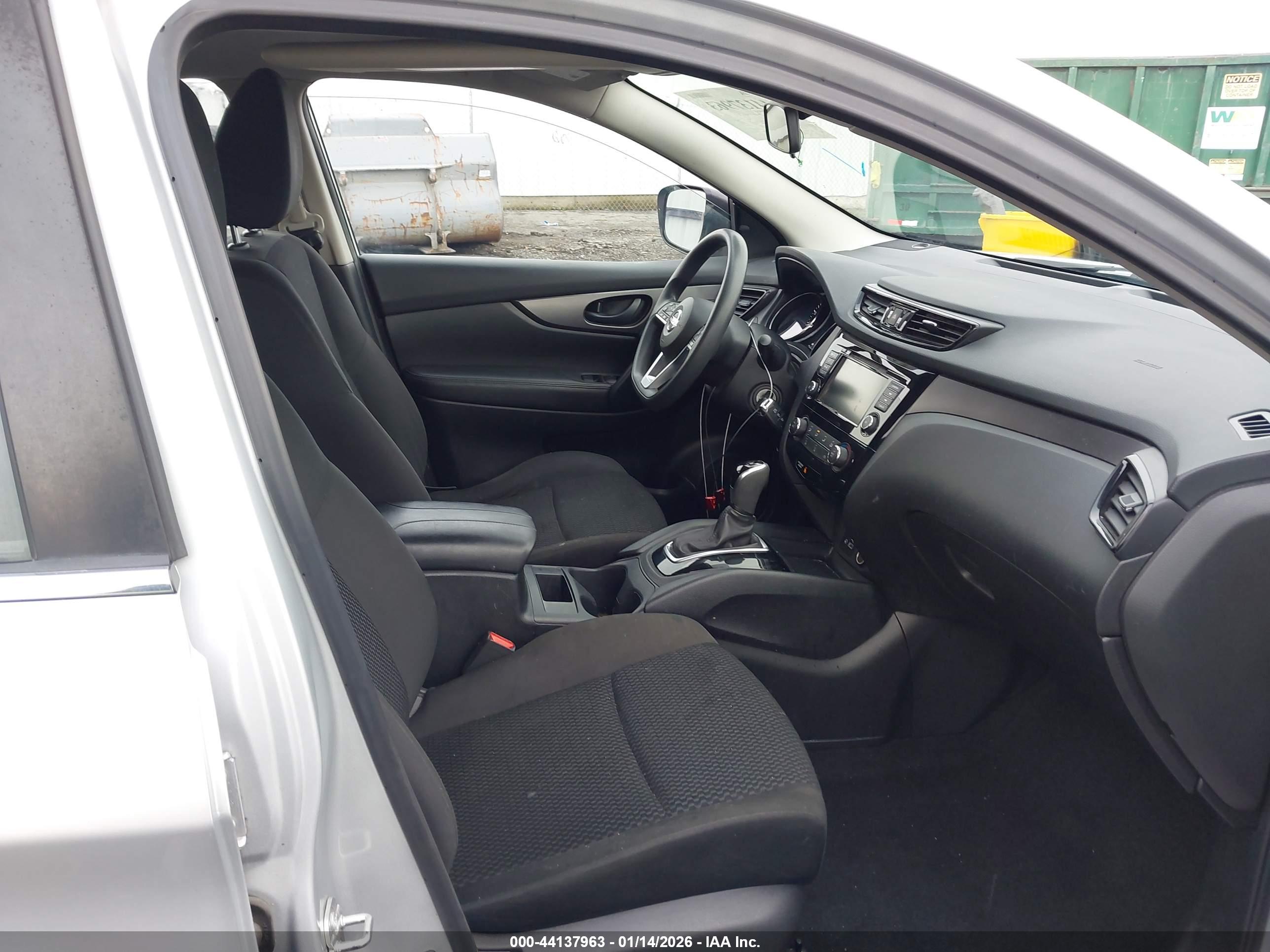 NISSAN ROGUE image 5