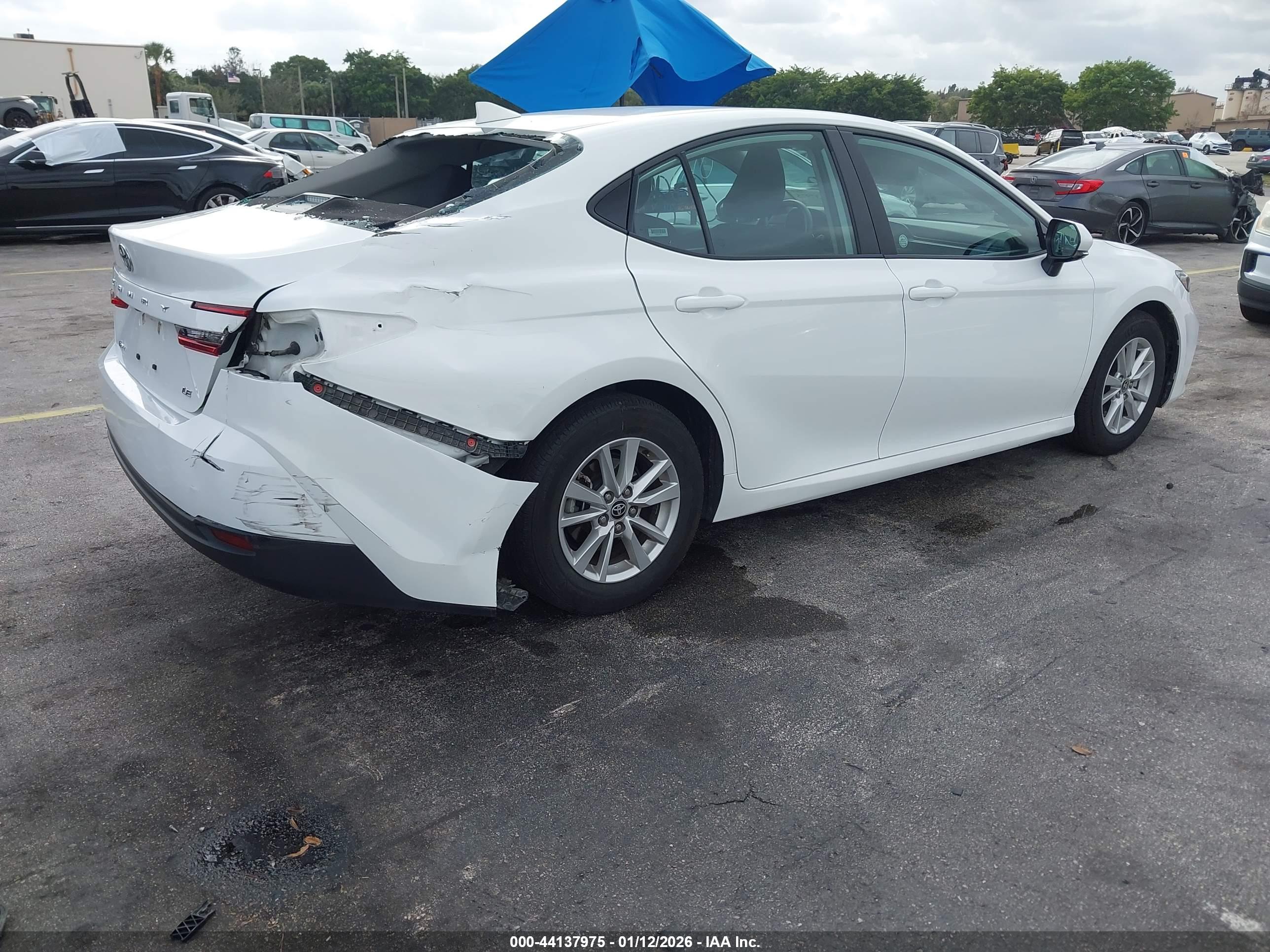 TOYOTA CAMRY image 4