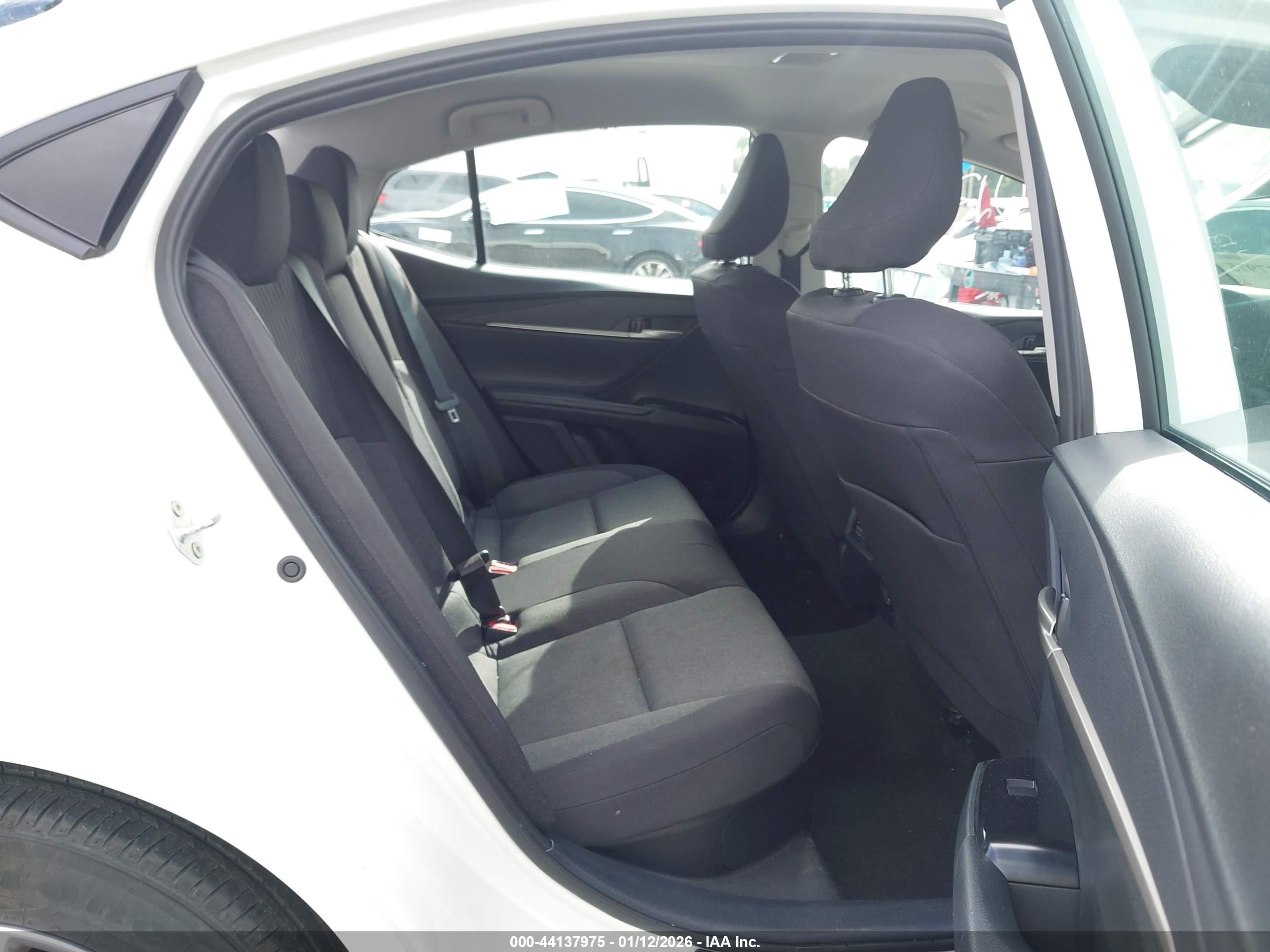 TOYOTA CAMRY image 8