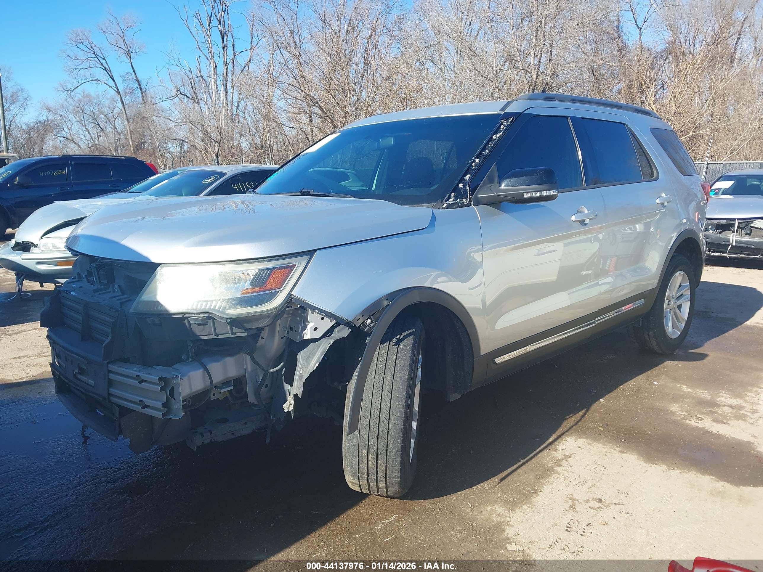 FORD EXPLORER image 2
