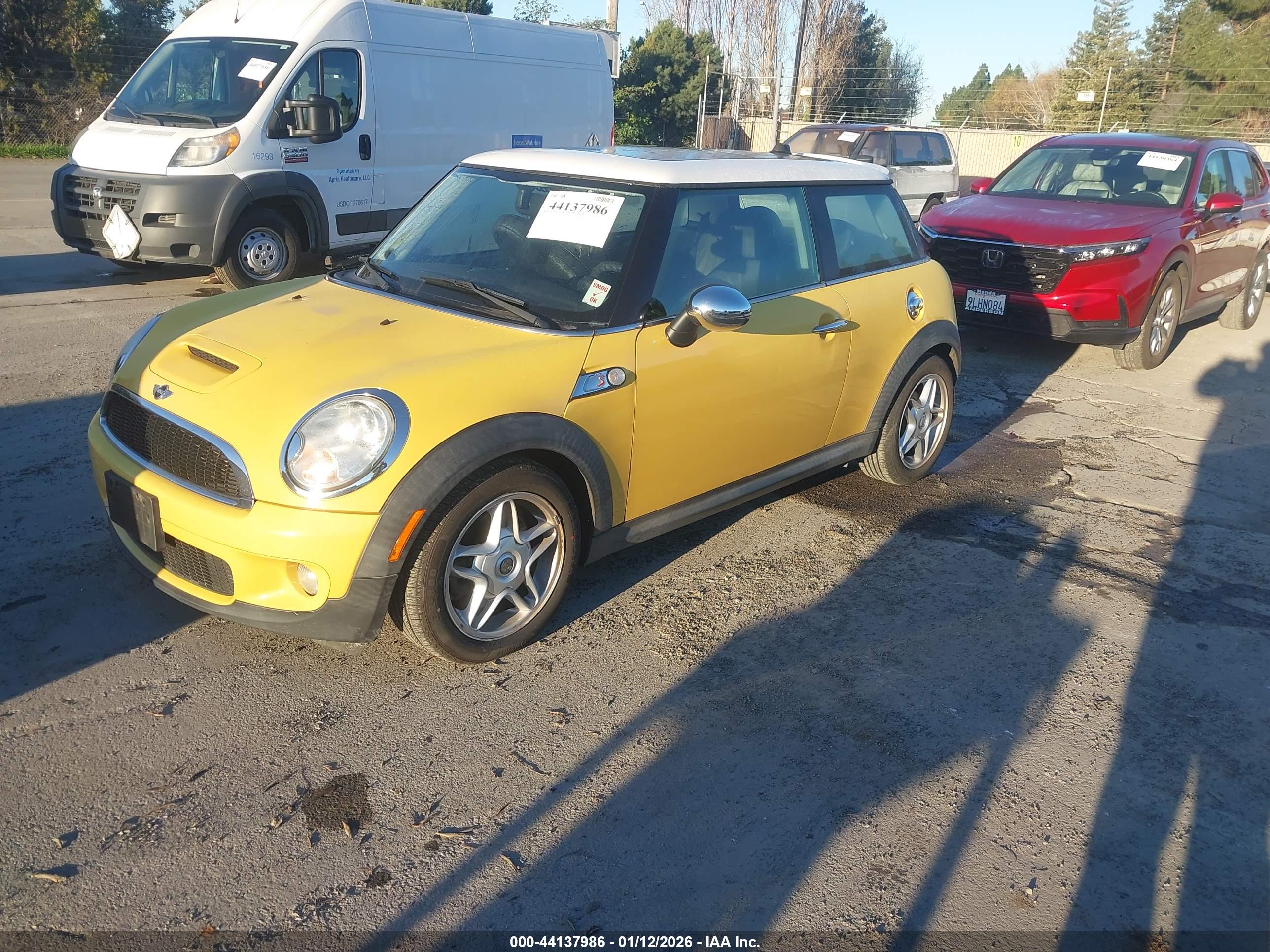 MINI COOPER image 2