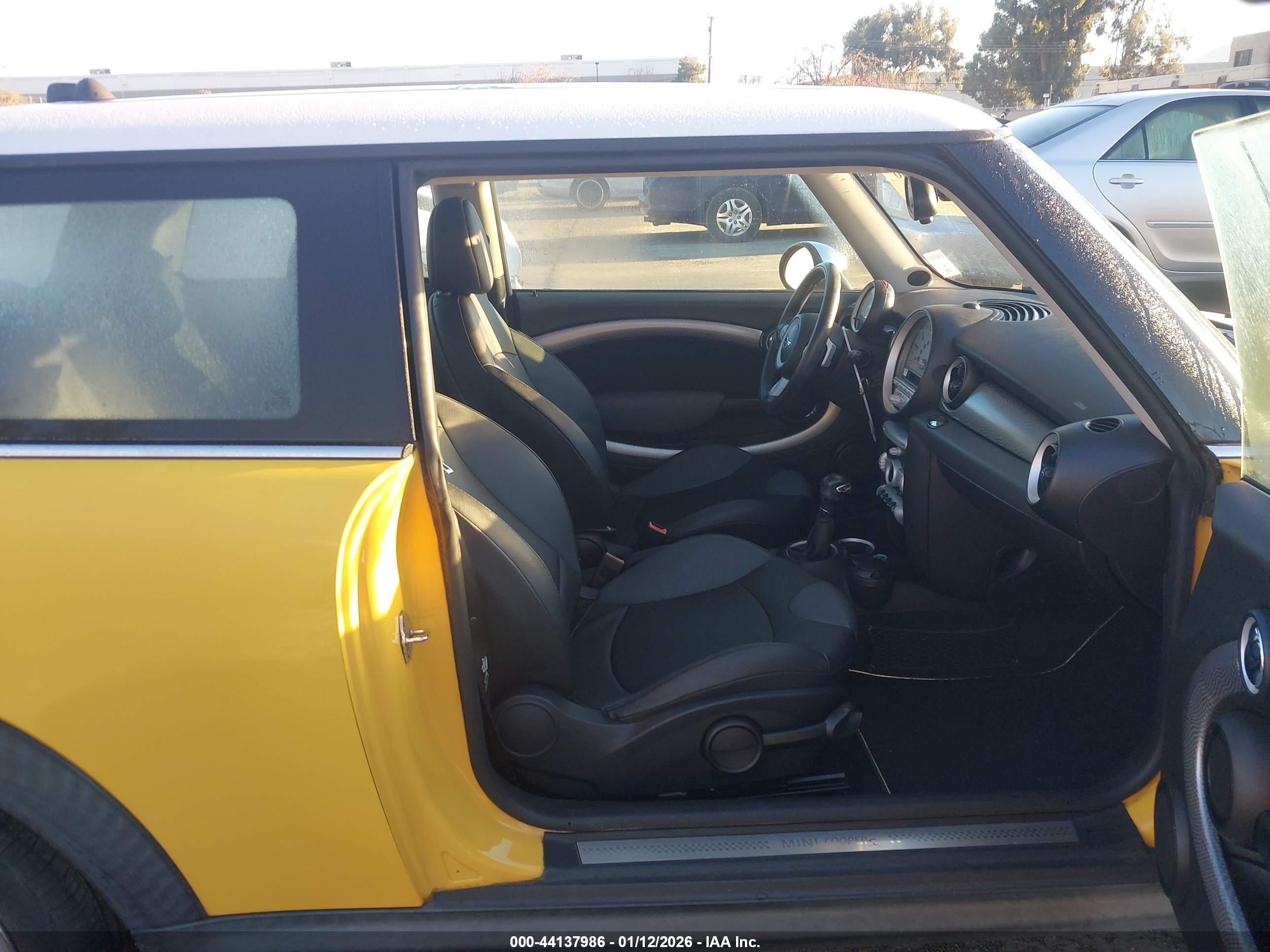 MINI COOPER image 5