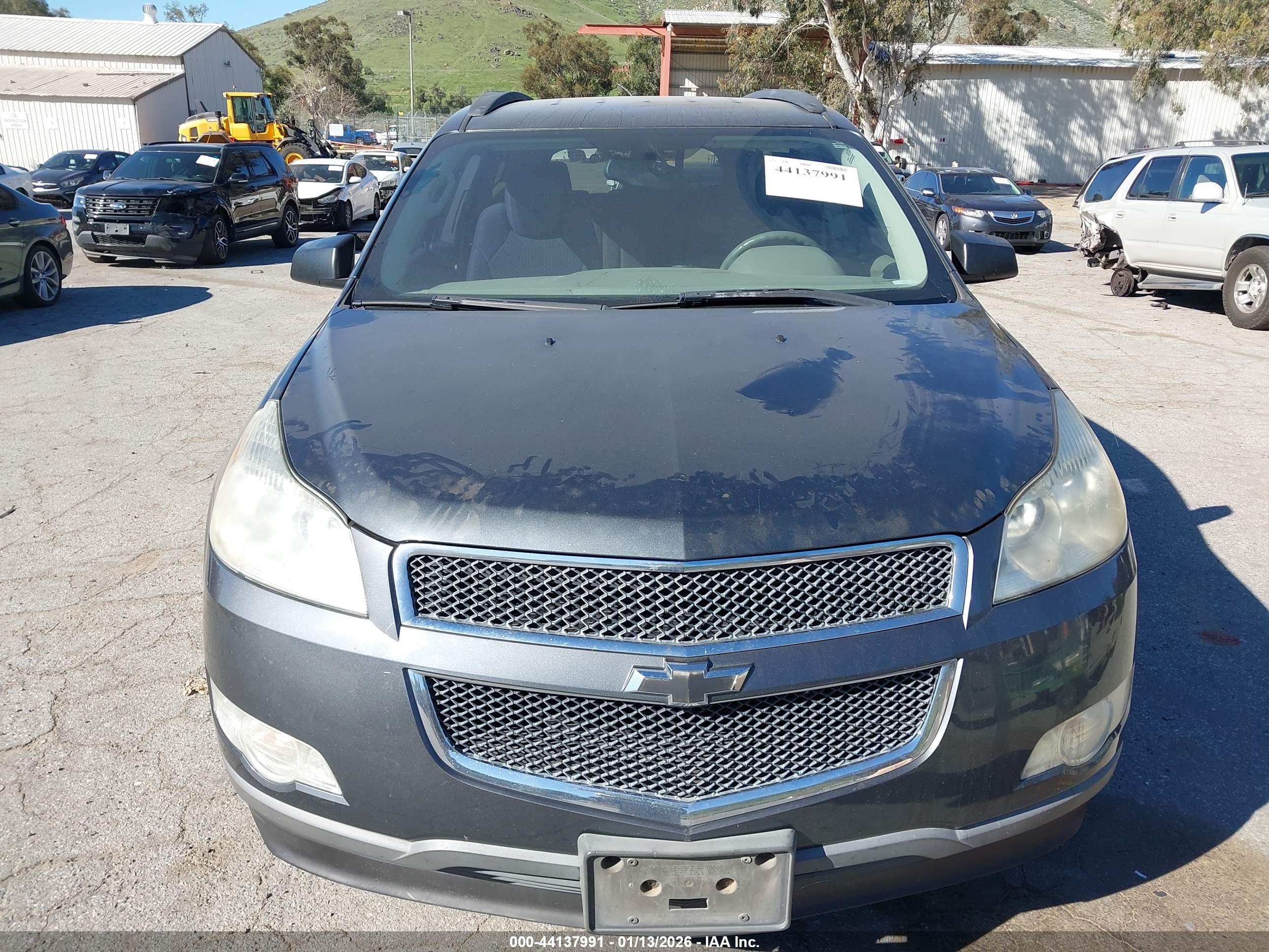 CHEVROLET TRAVERSE image 6