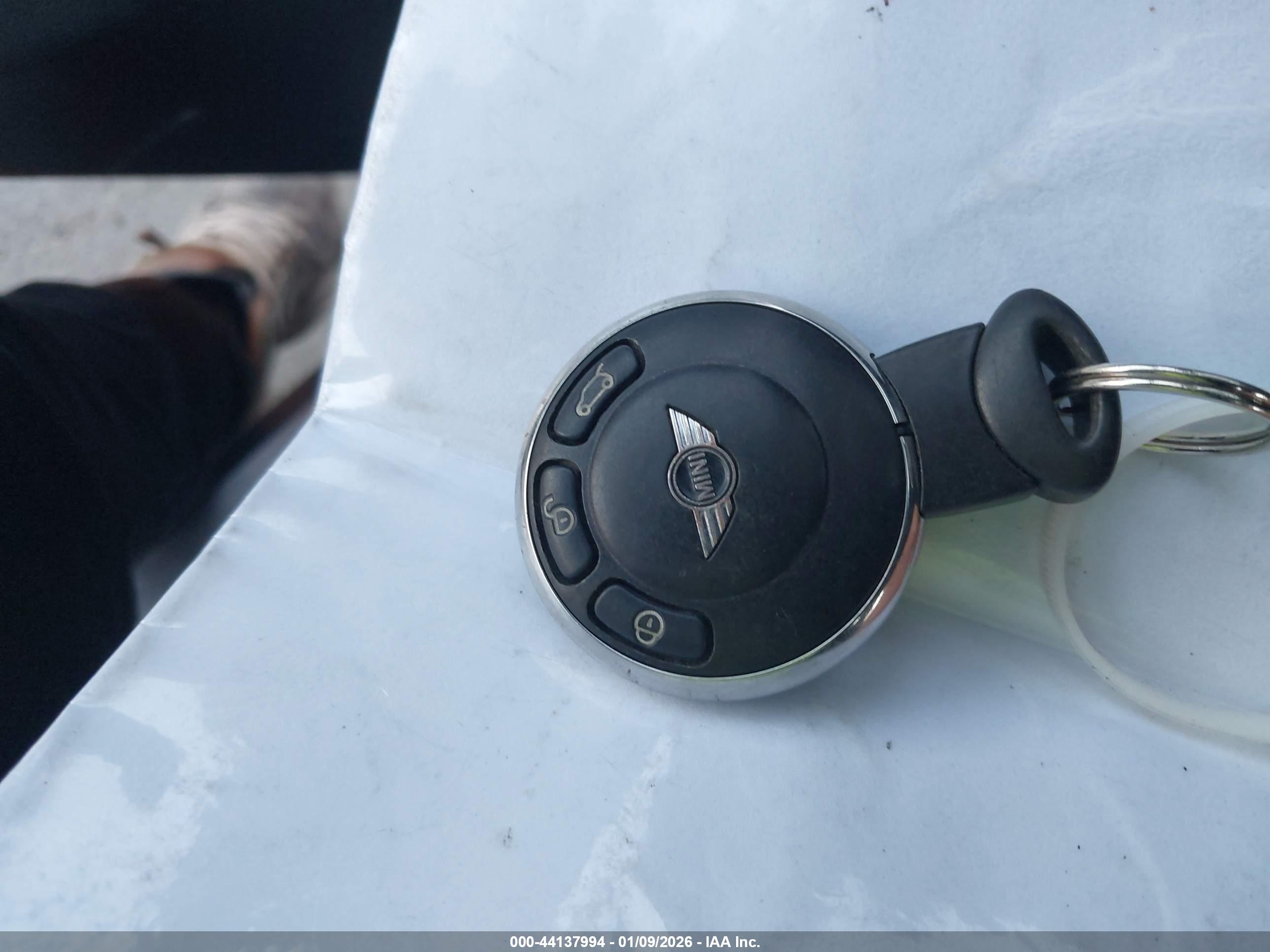 MINI COUNTRYMAN image 11