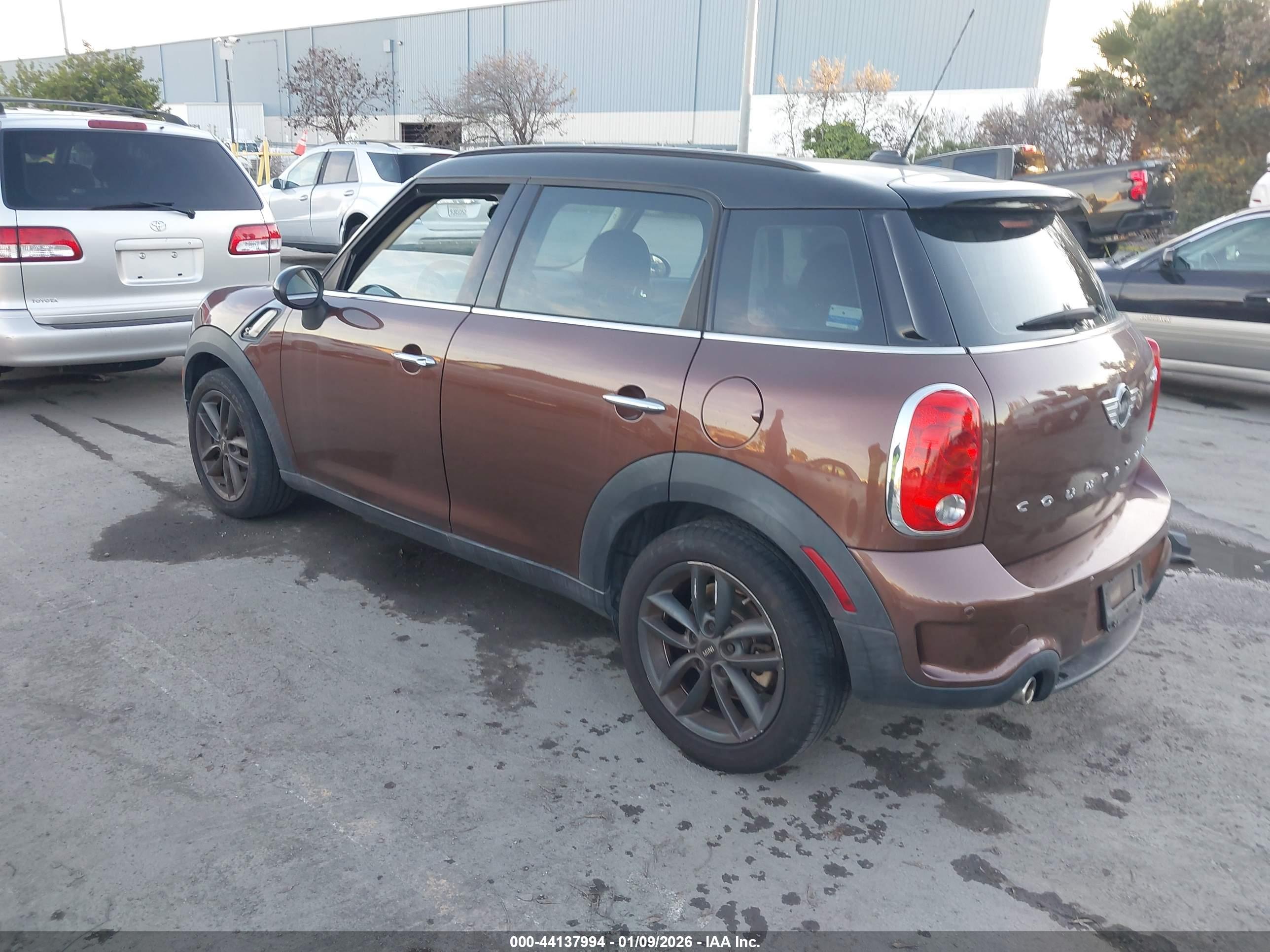 MINI COUNTRYMAN image 3
