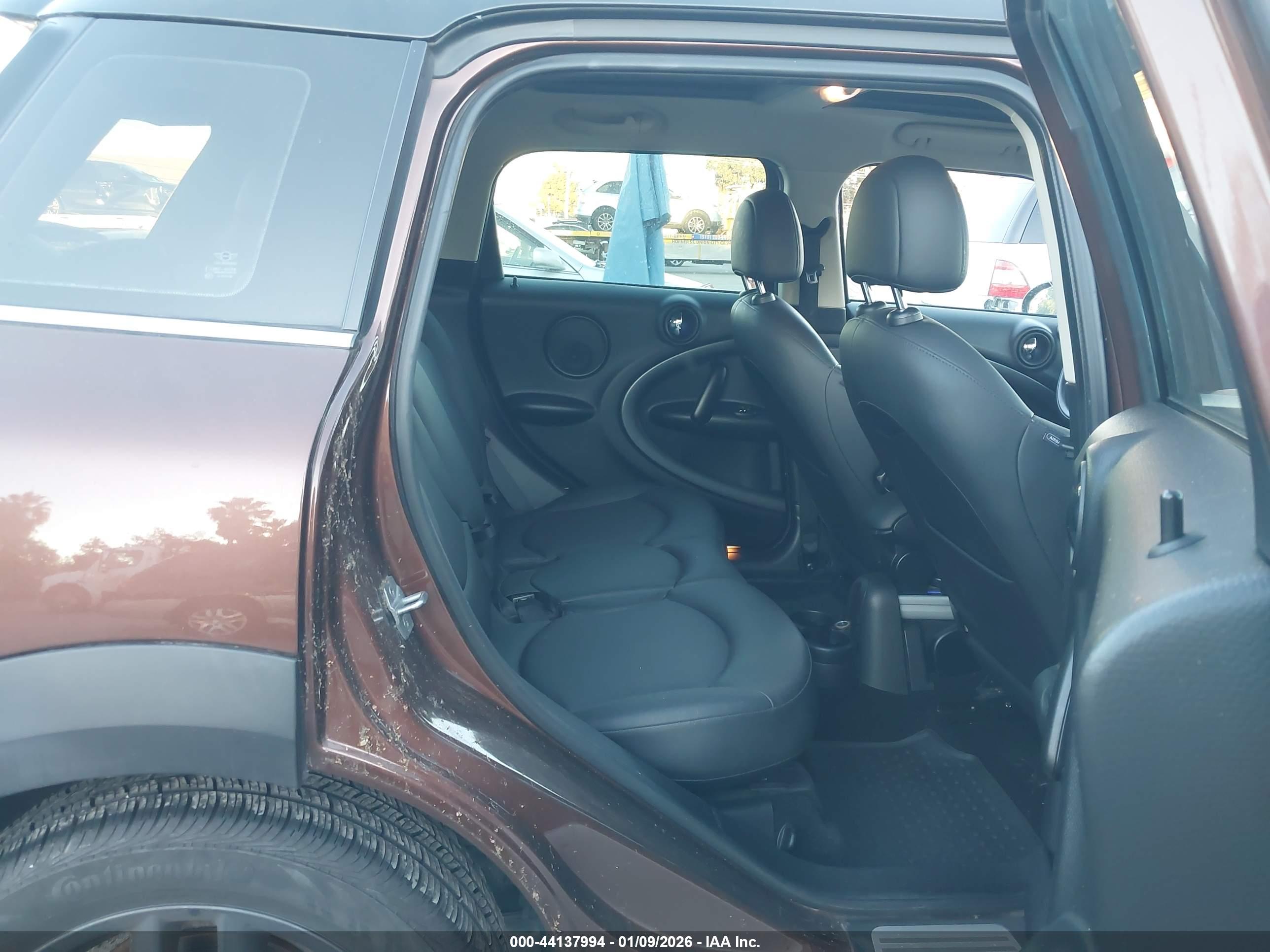 MINI COUNTRYMAN image 8