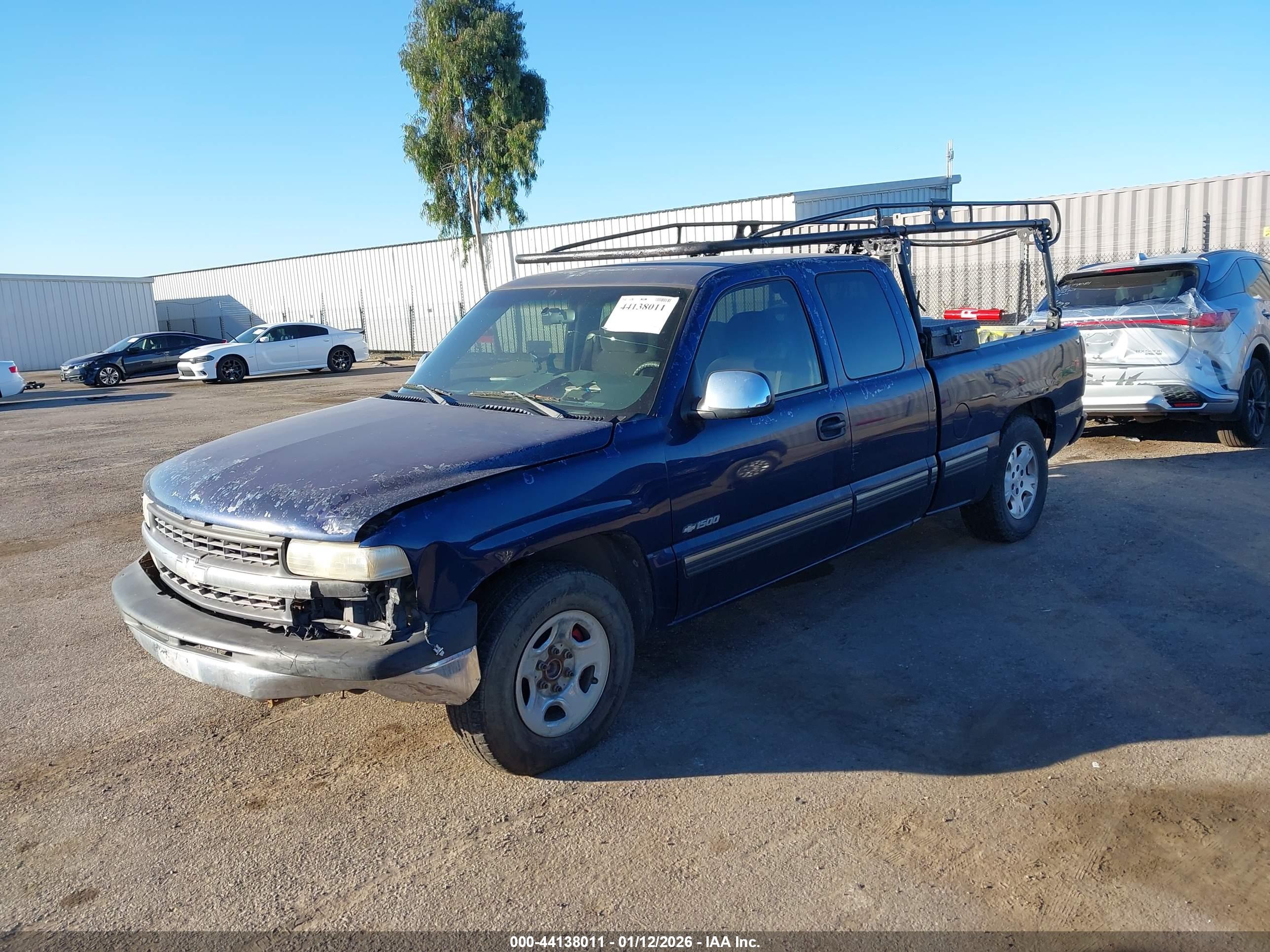 CHEVROLET SILVERADO image 2