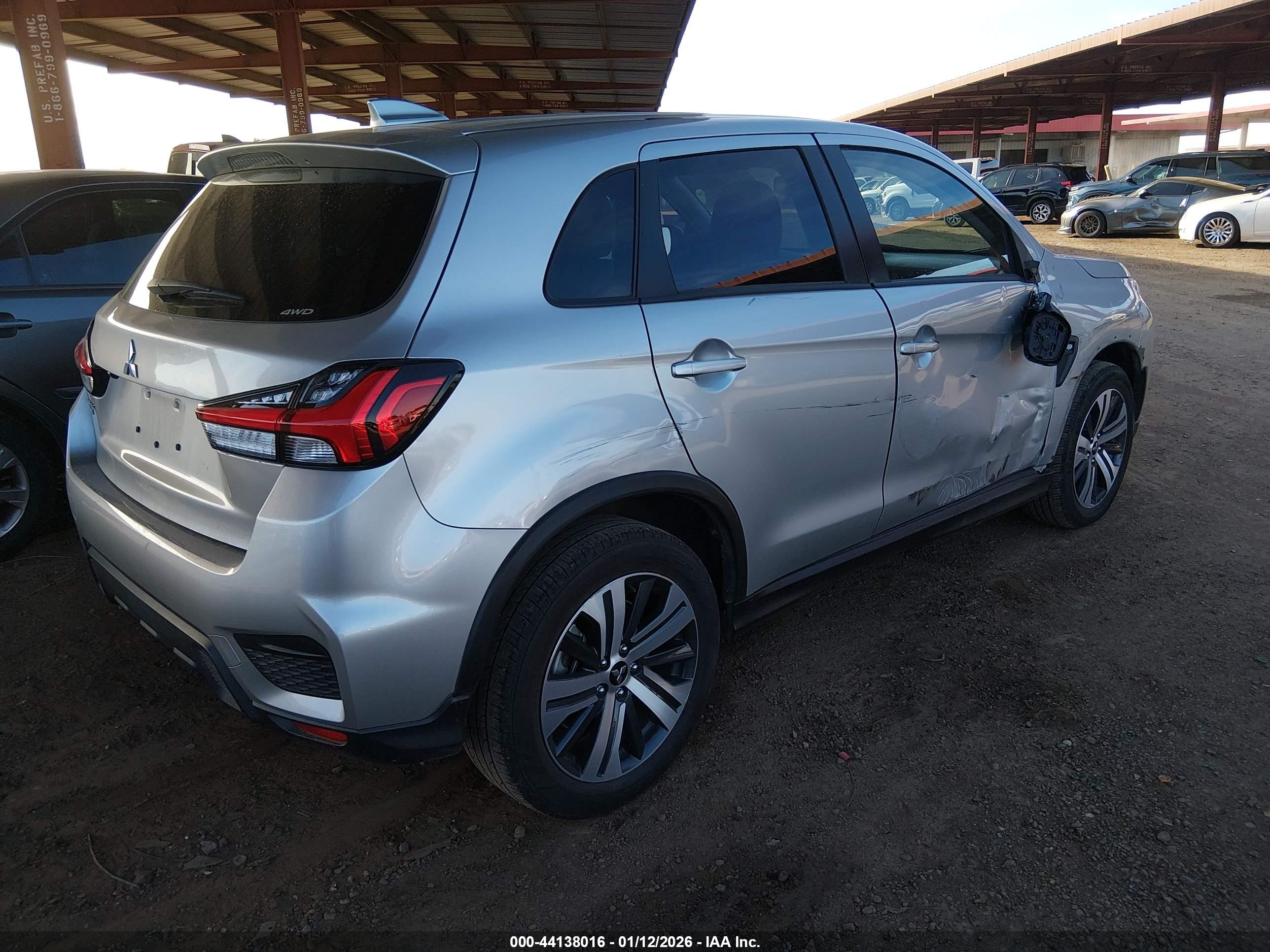 MITSUBISHI OUTLANDER image 4
