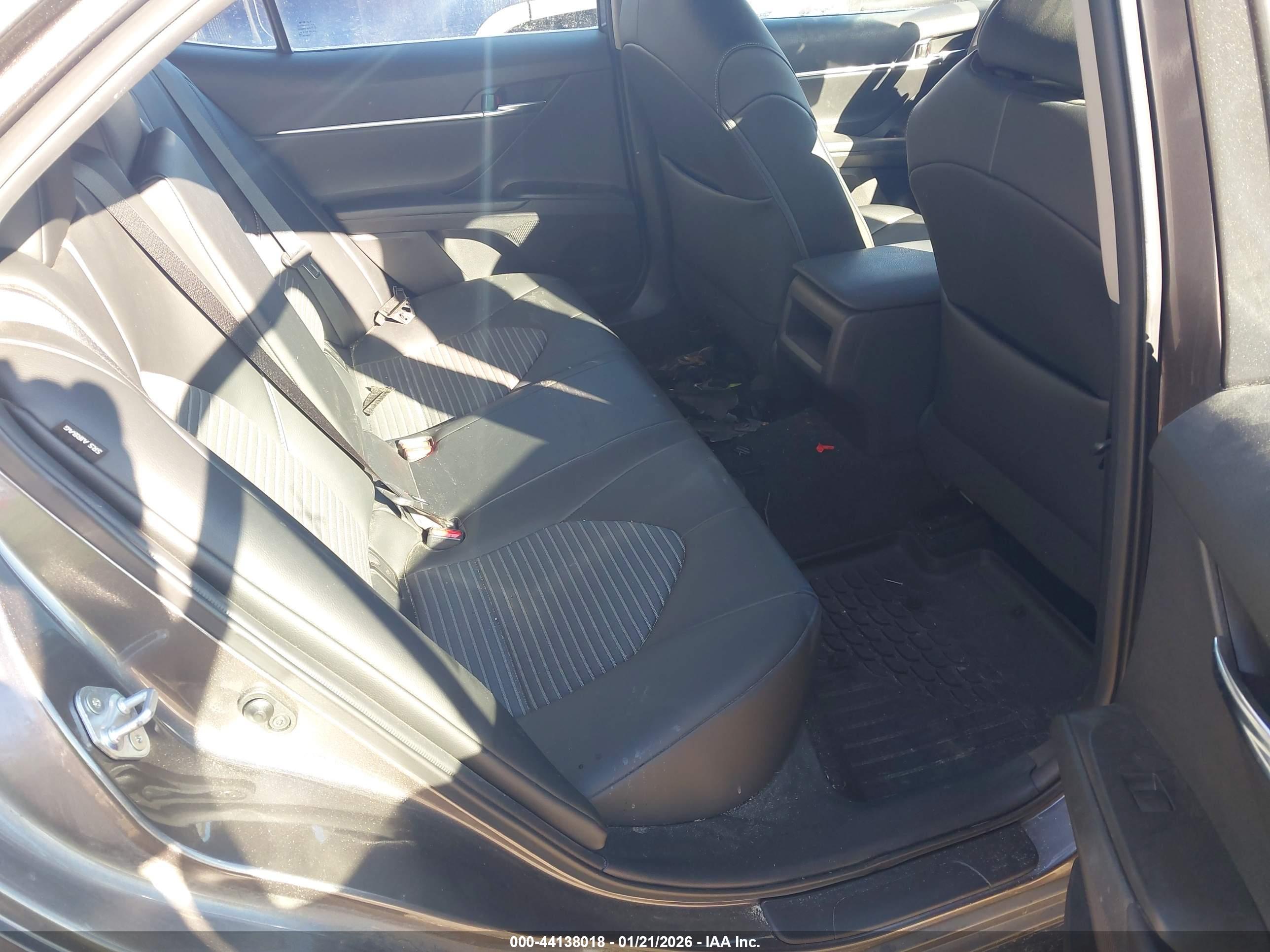 TOYOTA CAMRY image 8