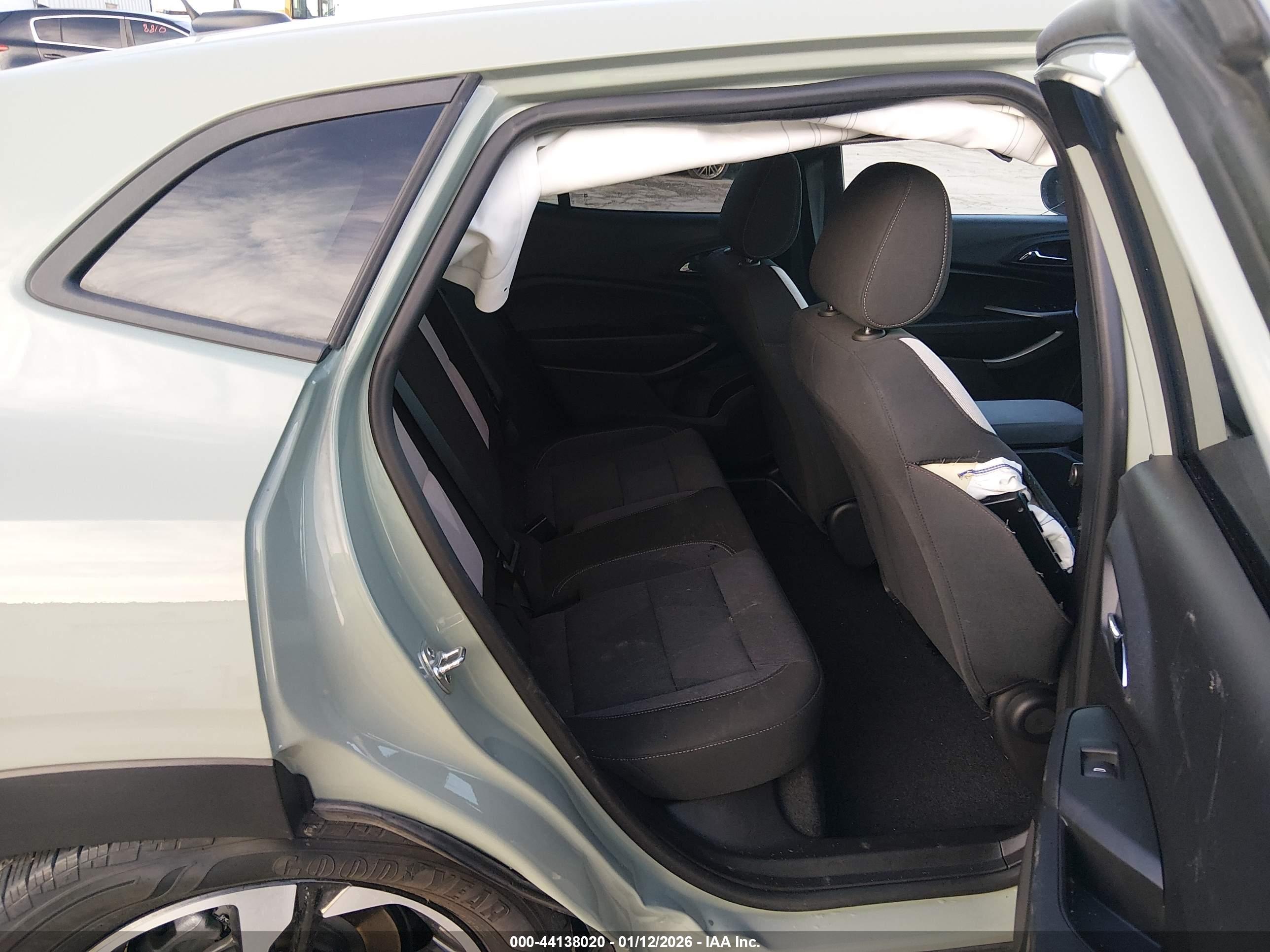 CHEVROLET TRAX image 8