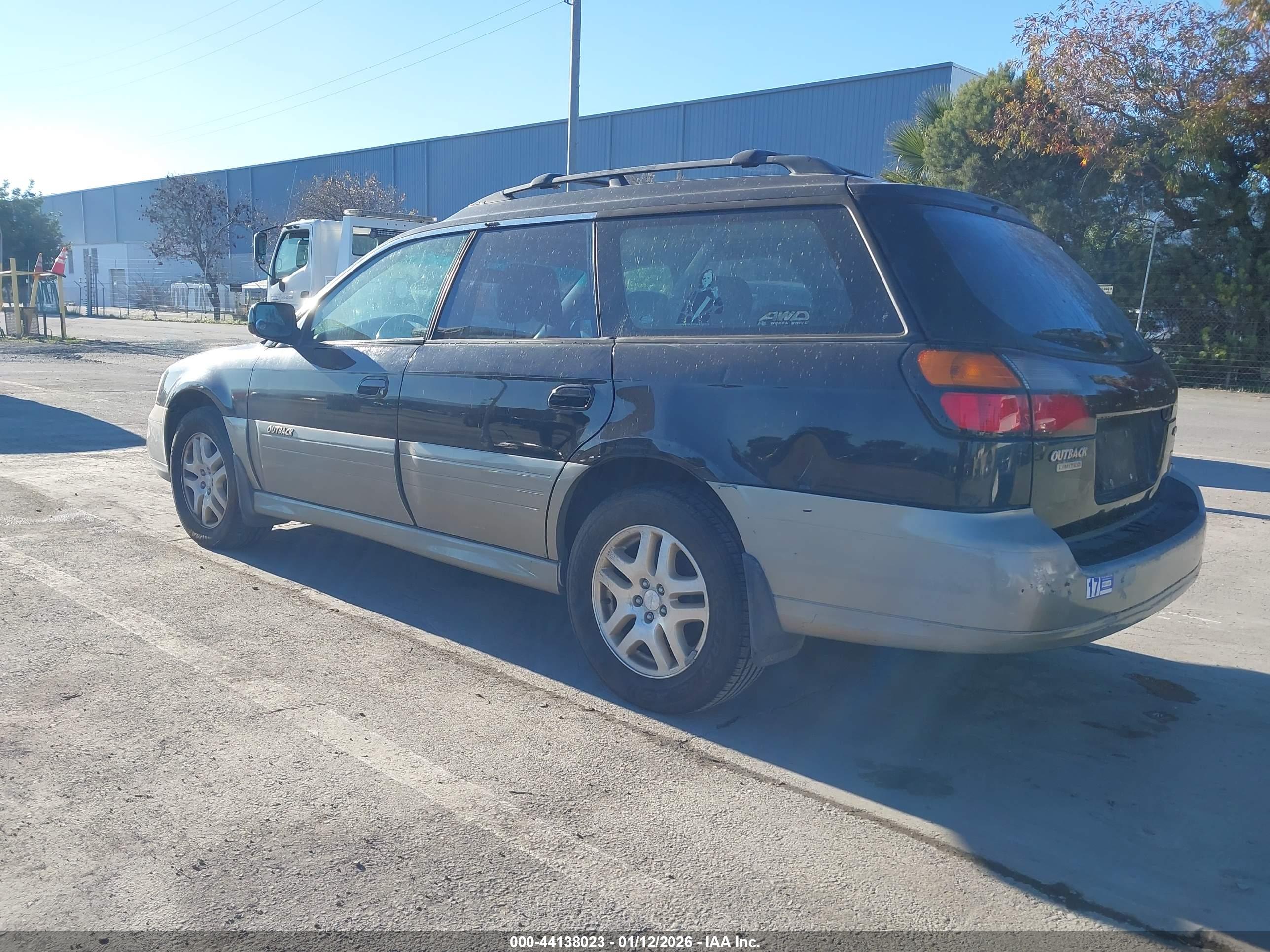 SUBARU OUTBACK image 3
