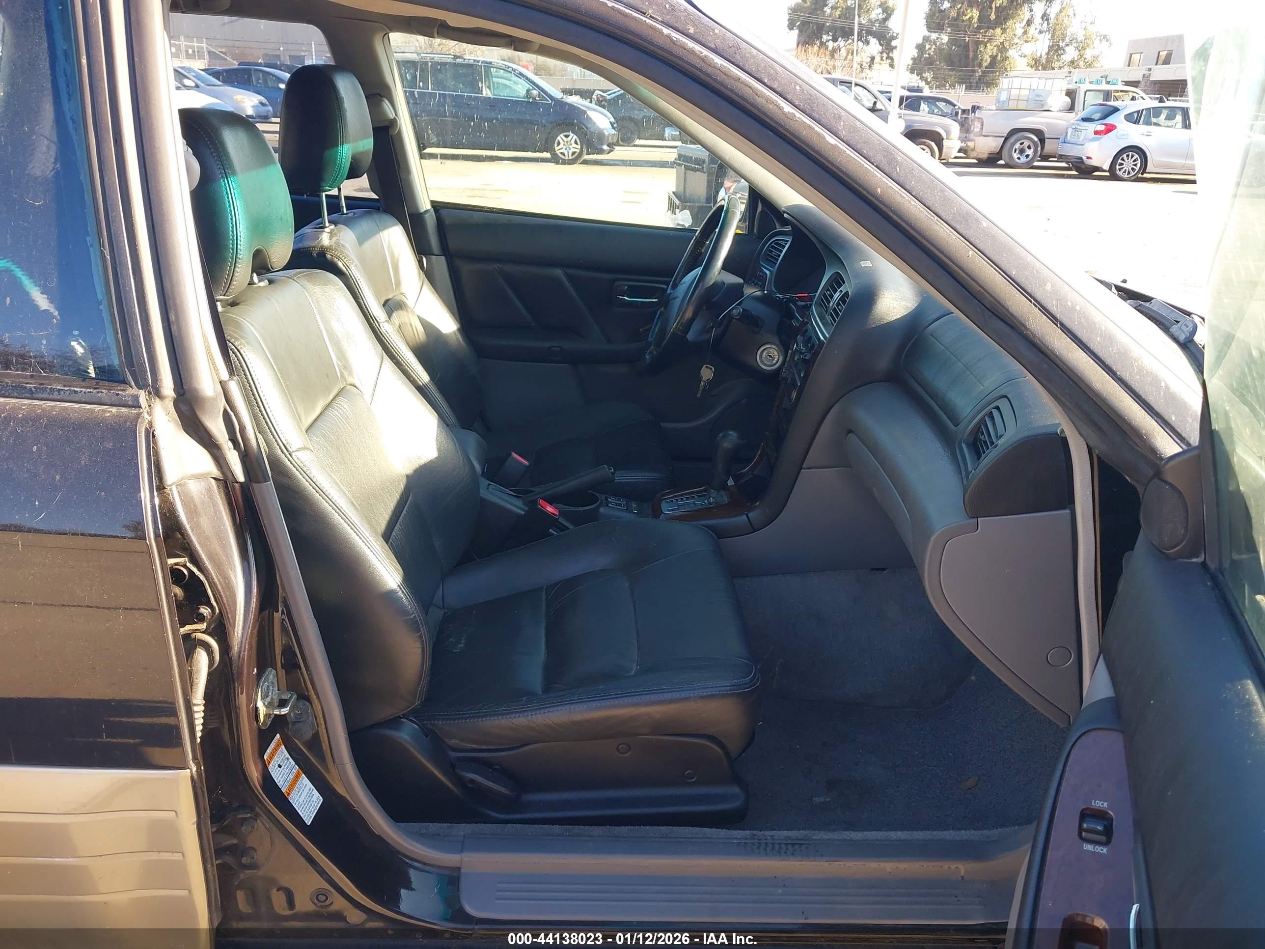 SUBARU OUTBACK image 5