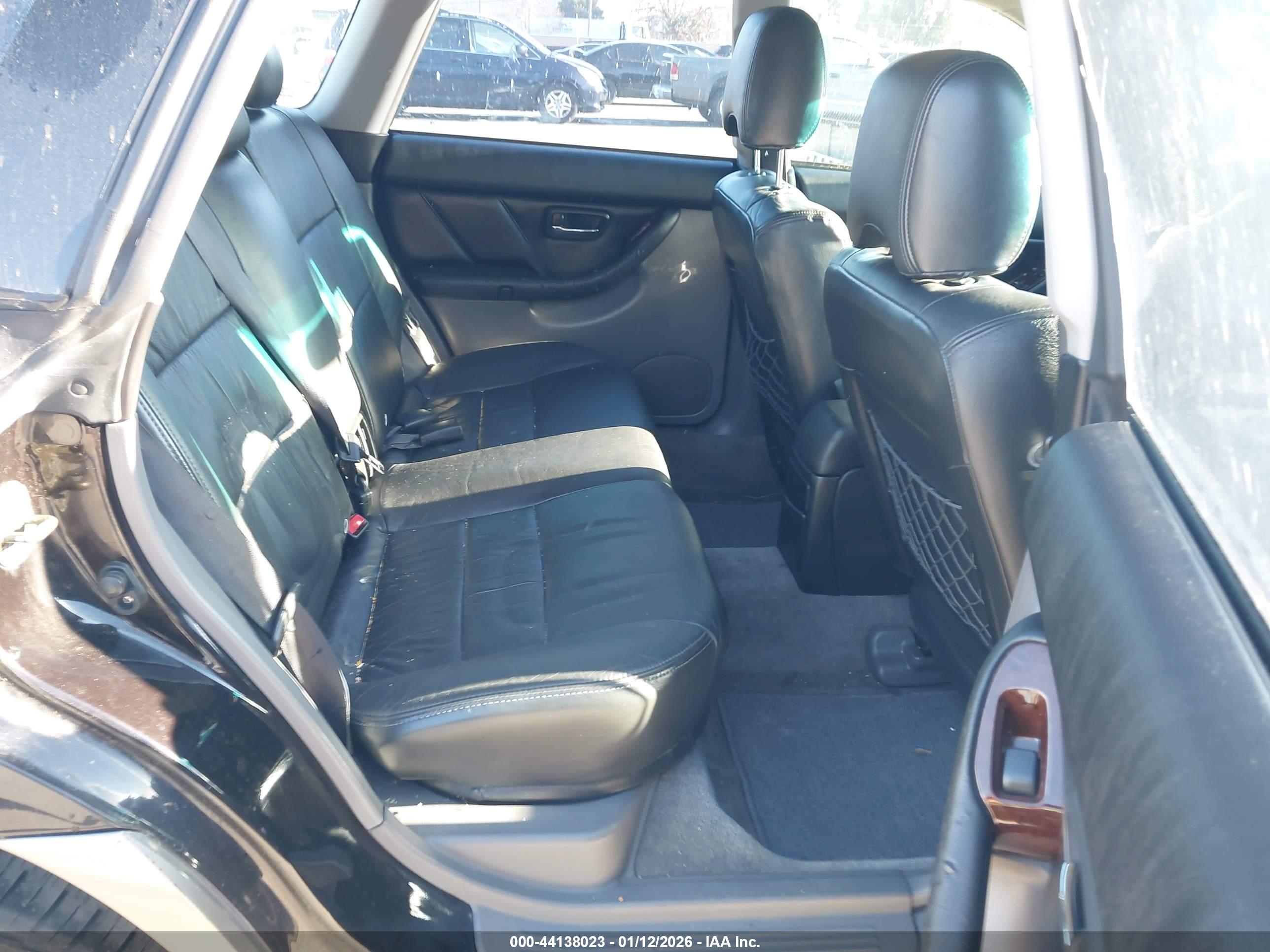 SUBARU OUTBACK image 8