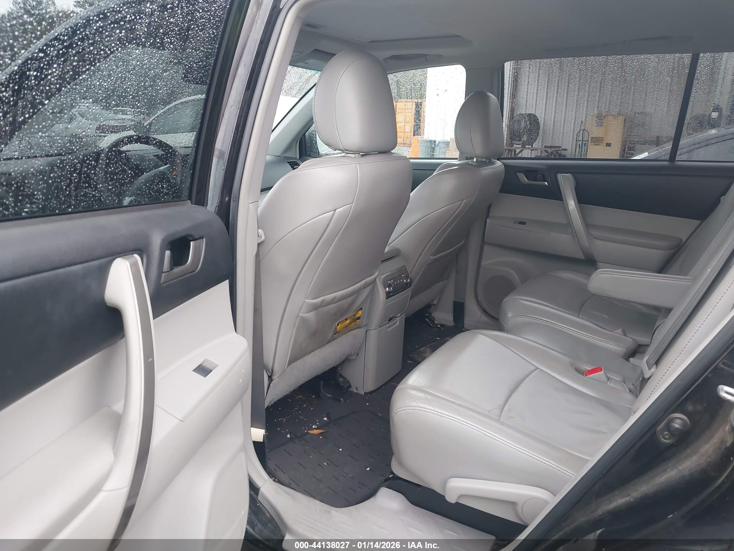 TOYOTA HIGHLANDER image 8