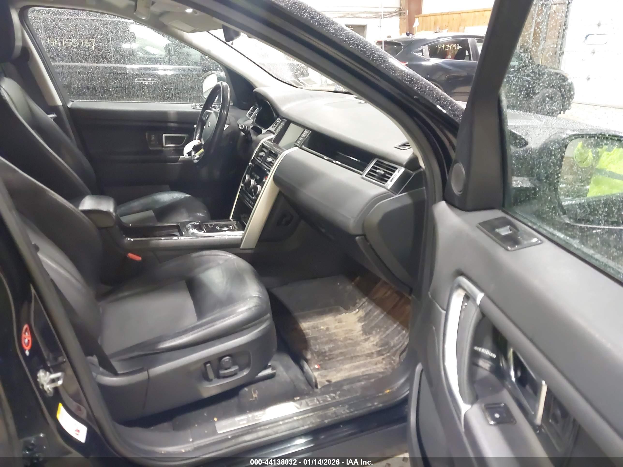 LAND ROVER image 5