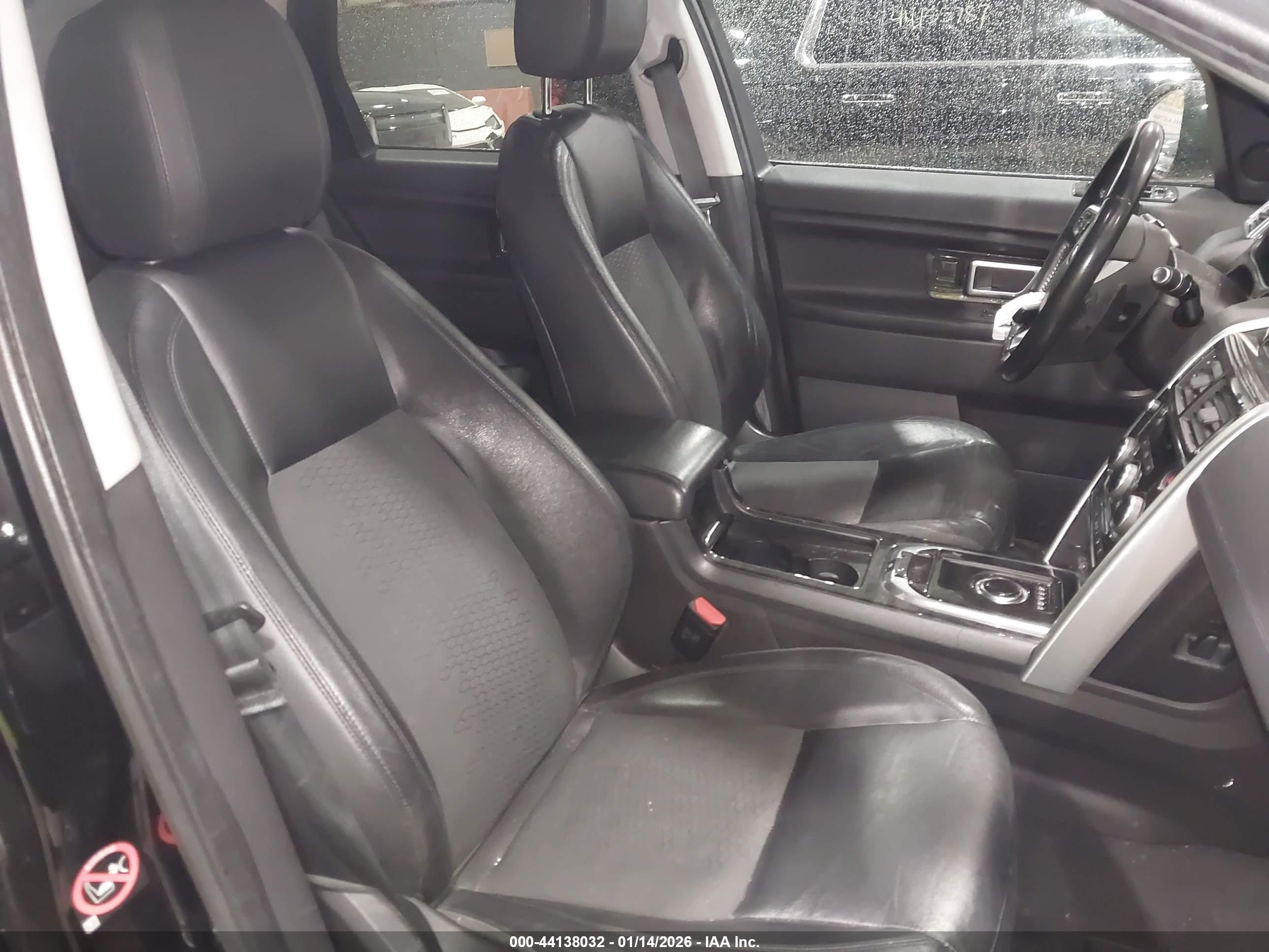 LAND ROVER image 8