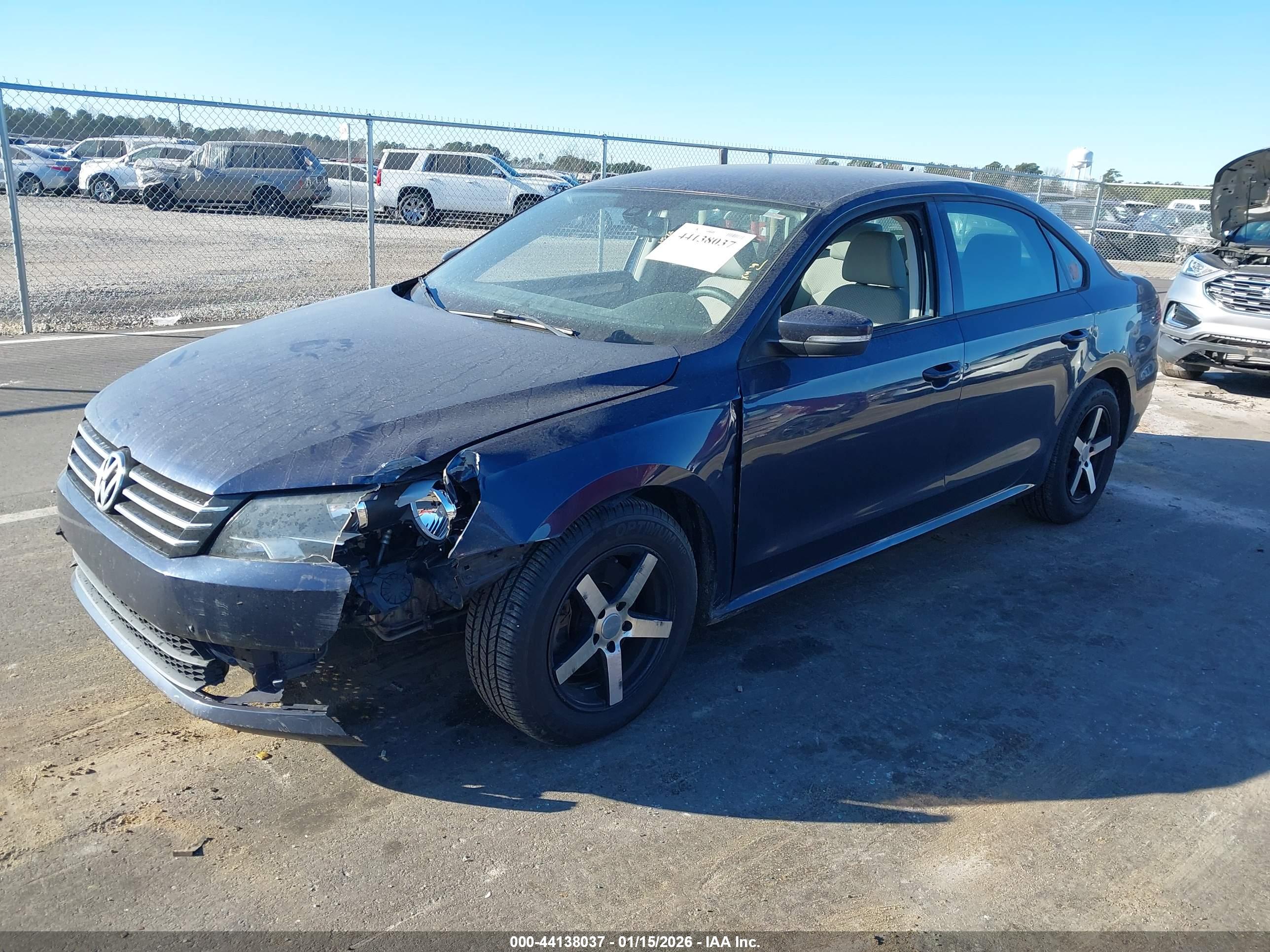VOLKSWAGEN PASSAT image 2