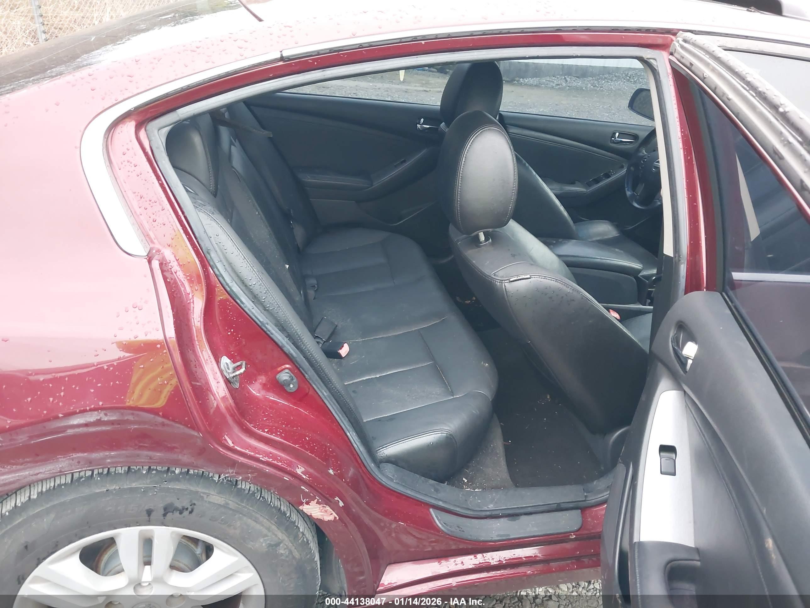 NISSAN ALTIMA image 8