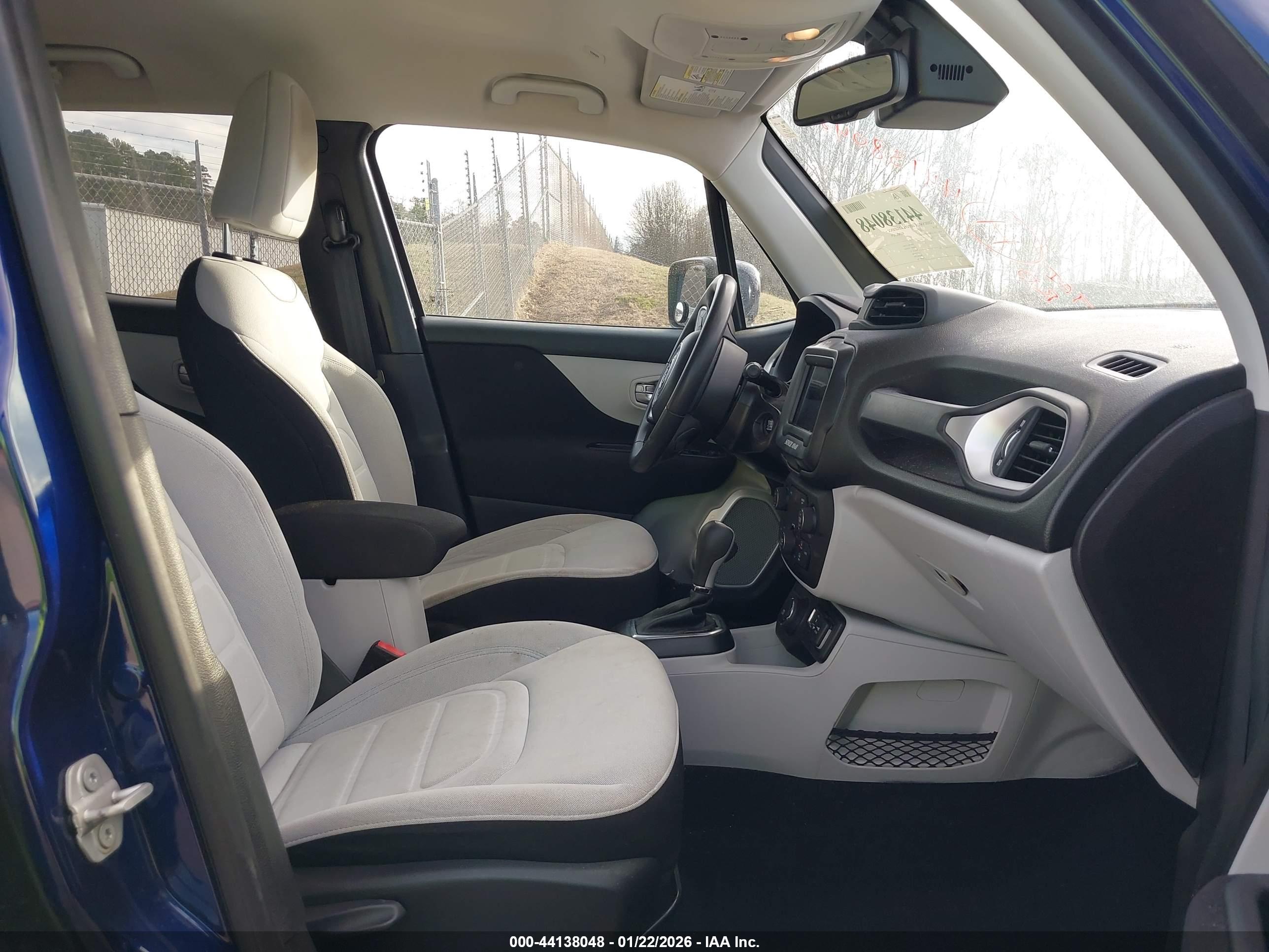 JEEP RENEGADE image 5