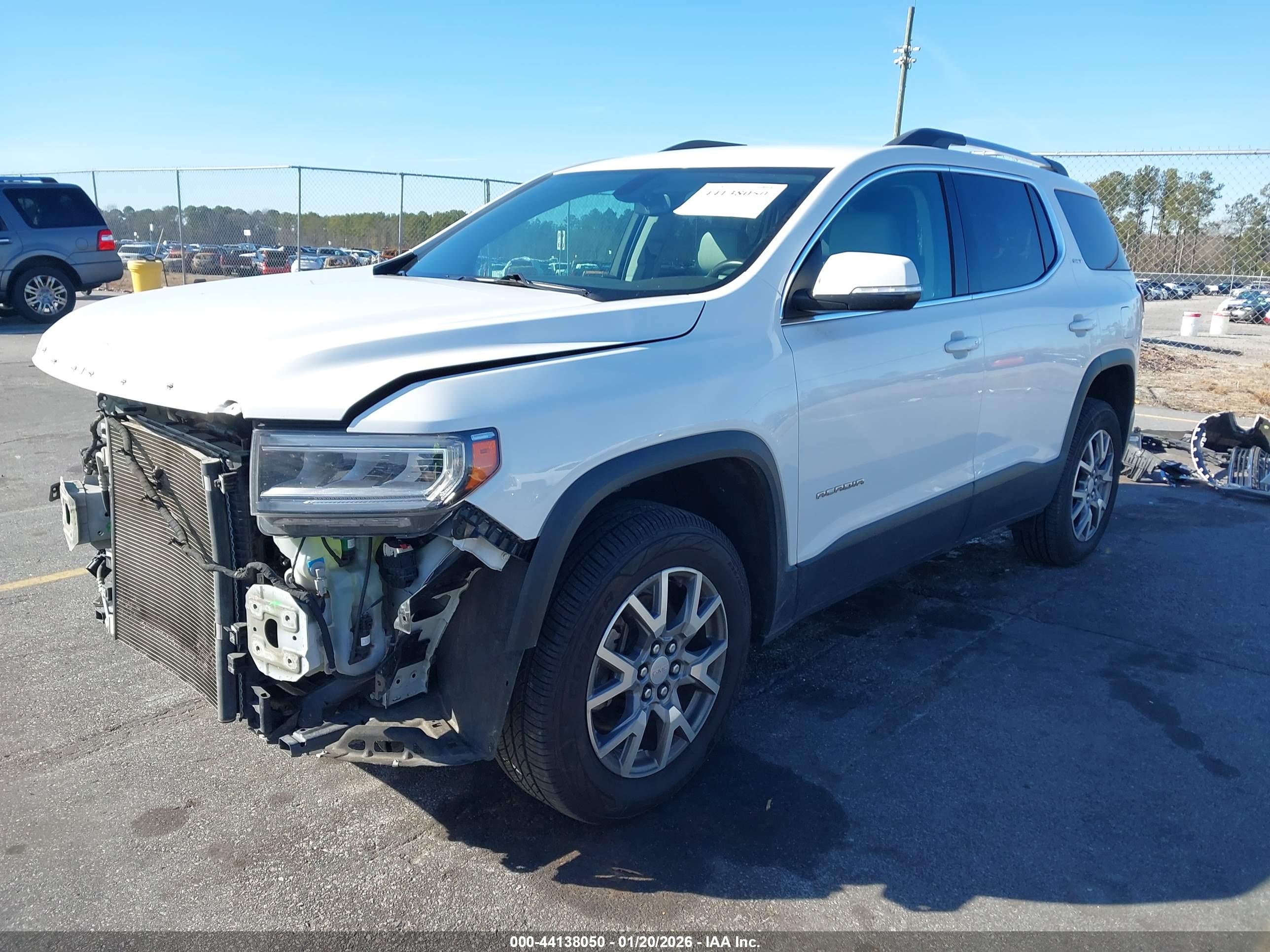 GMC ACADIA image 2