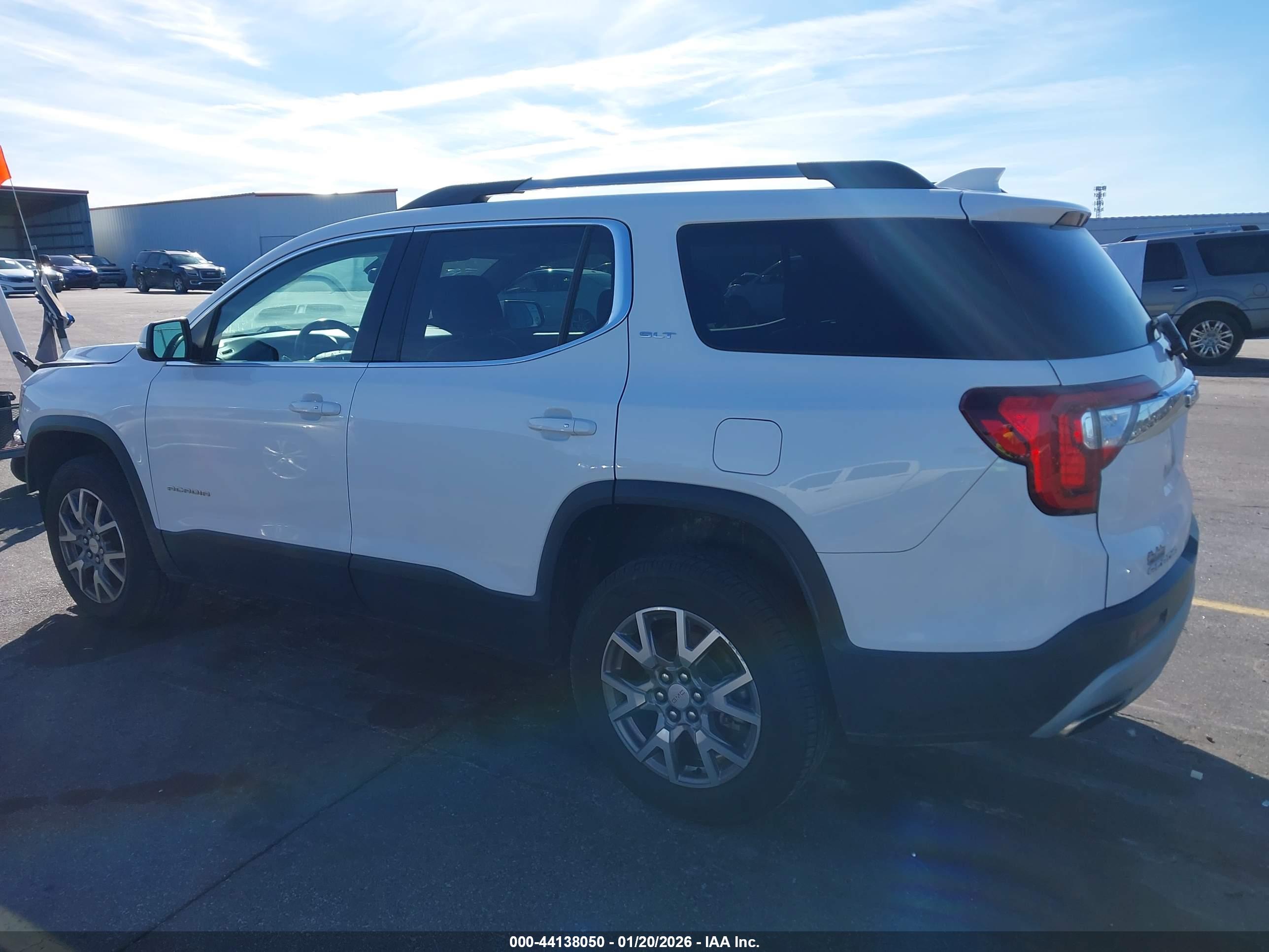 GMC ACADIA image 3