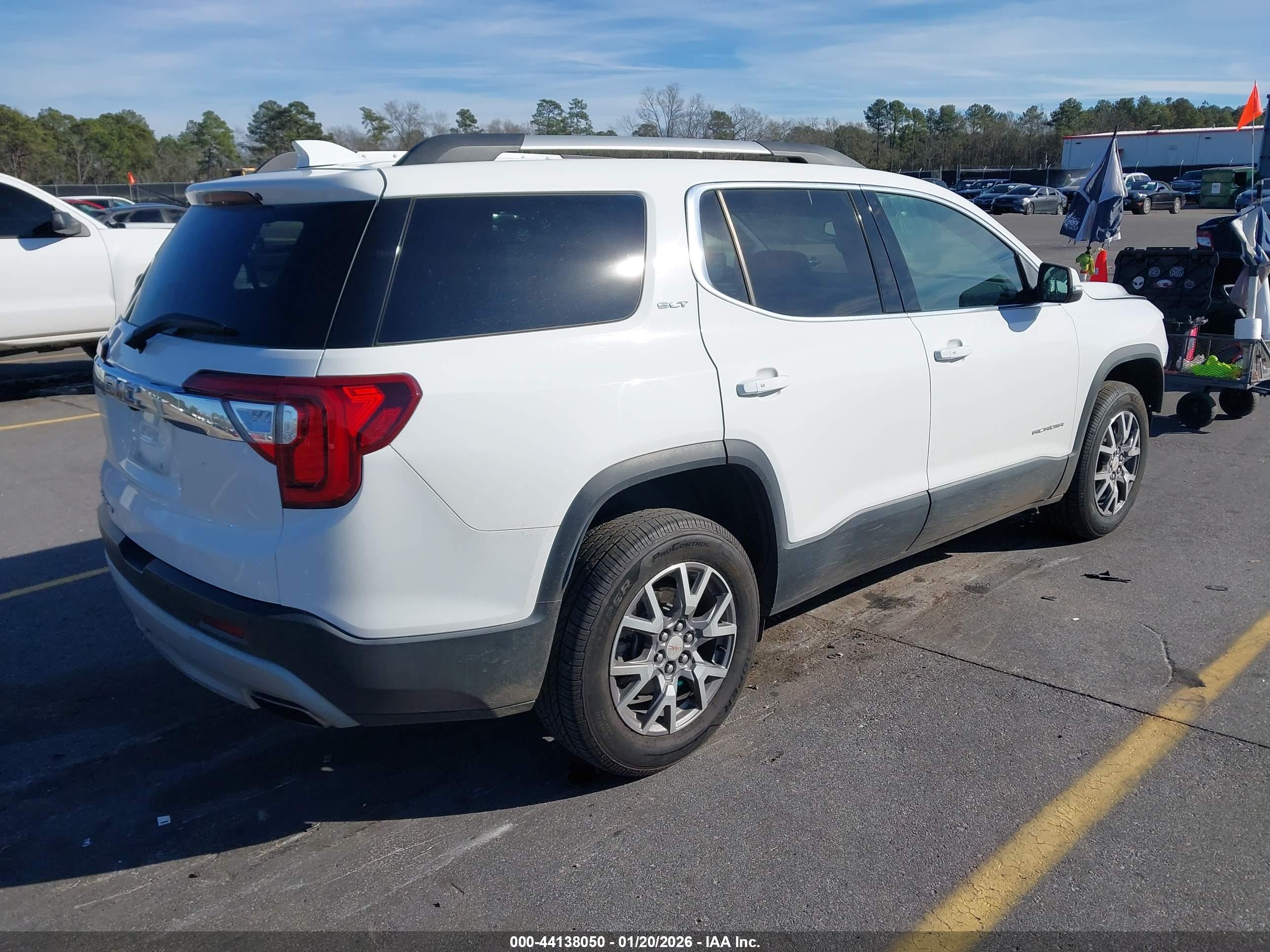 GMC ACADIA image 4