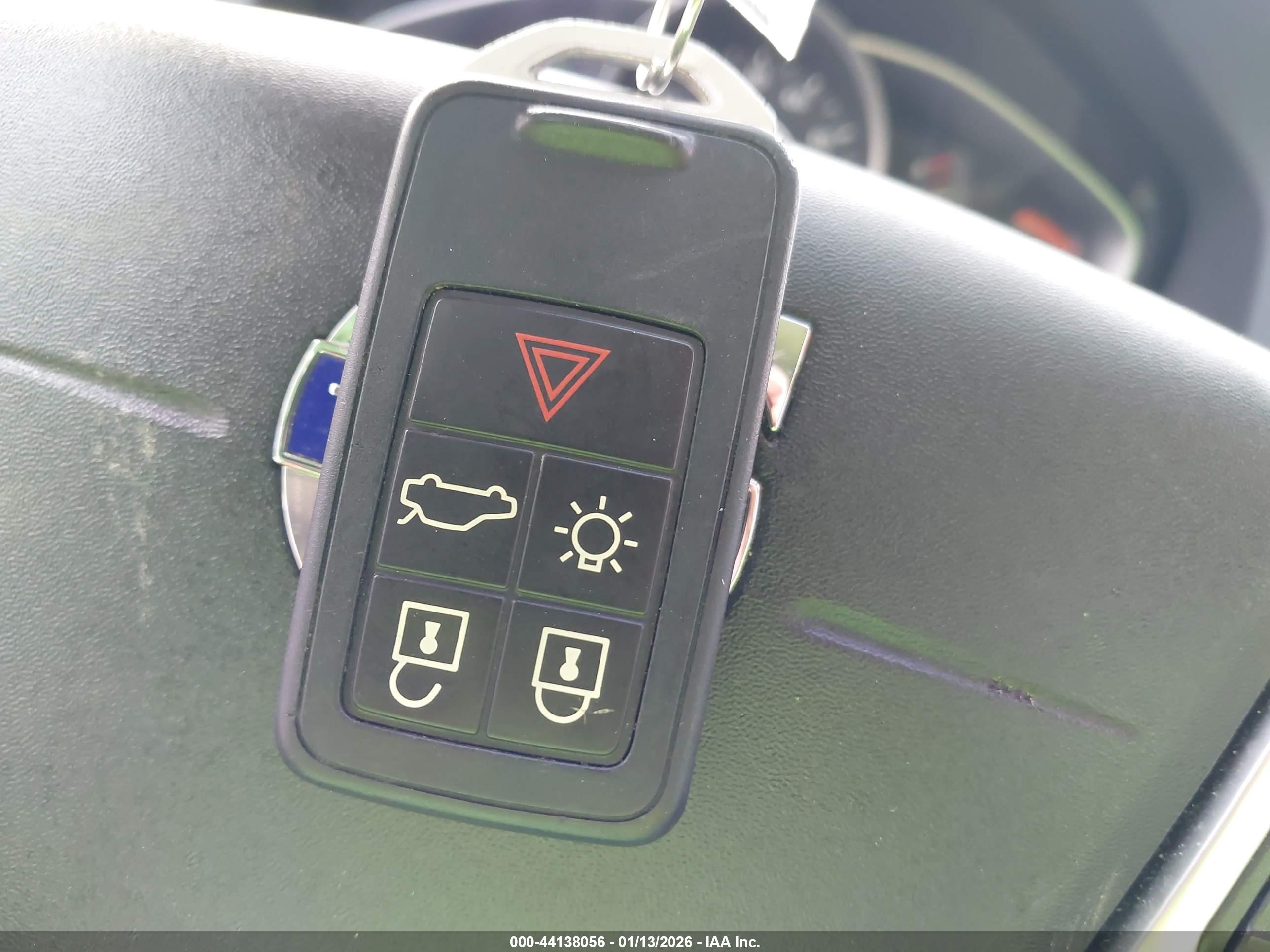 VOLVO S60 image 11