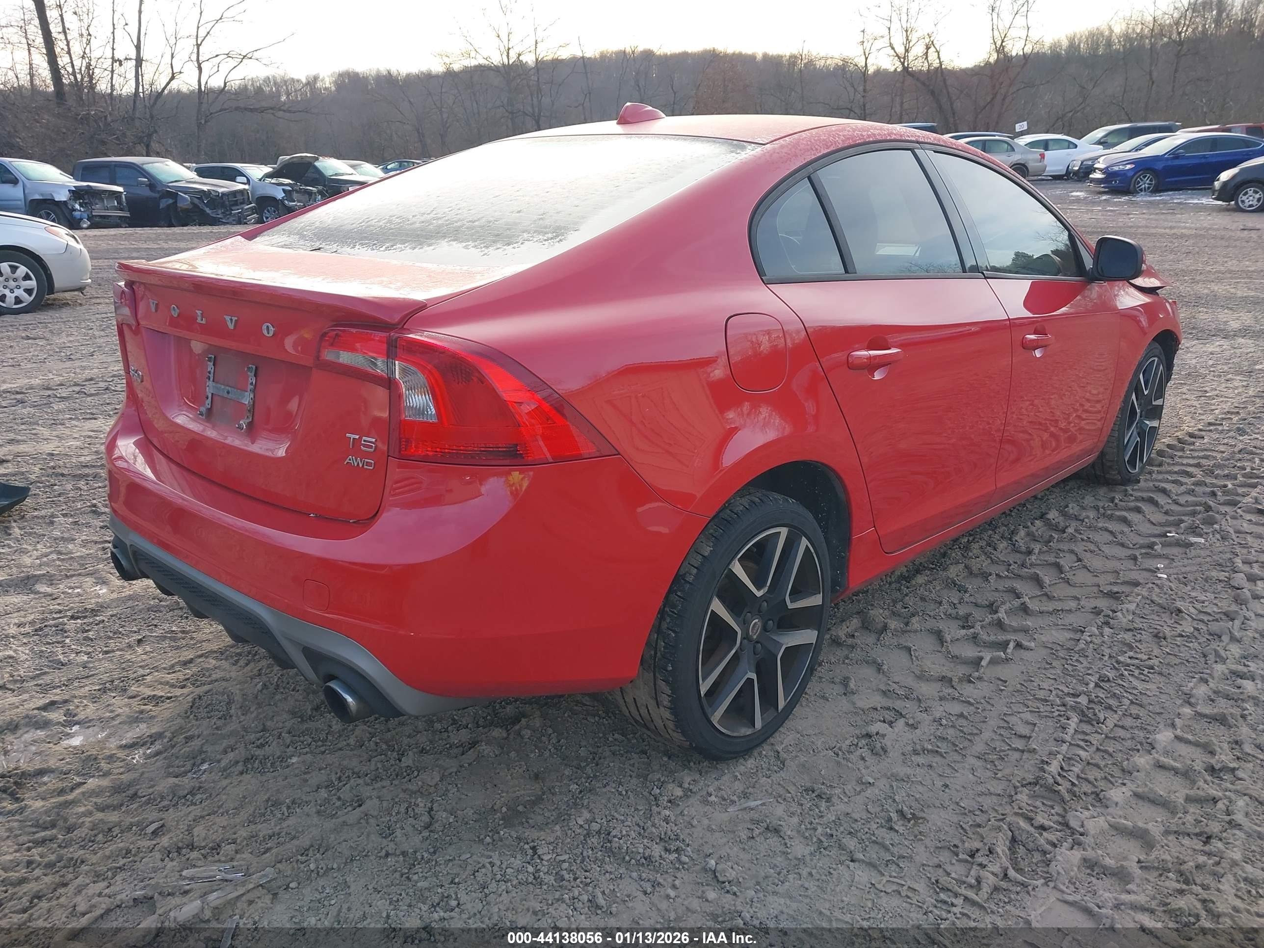 VOLVO S60 image 4