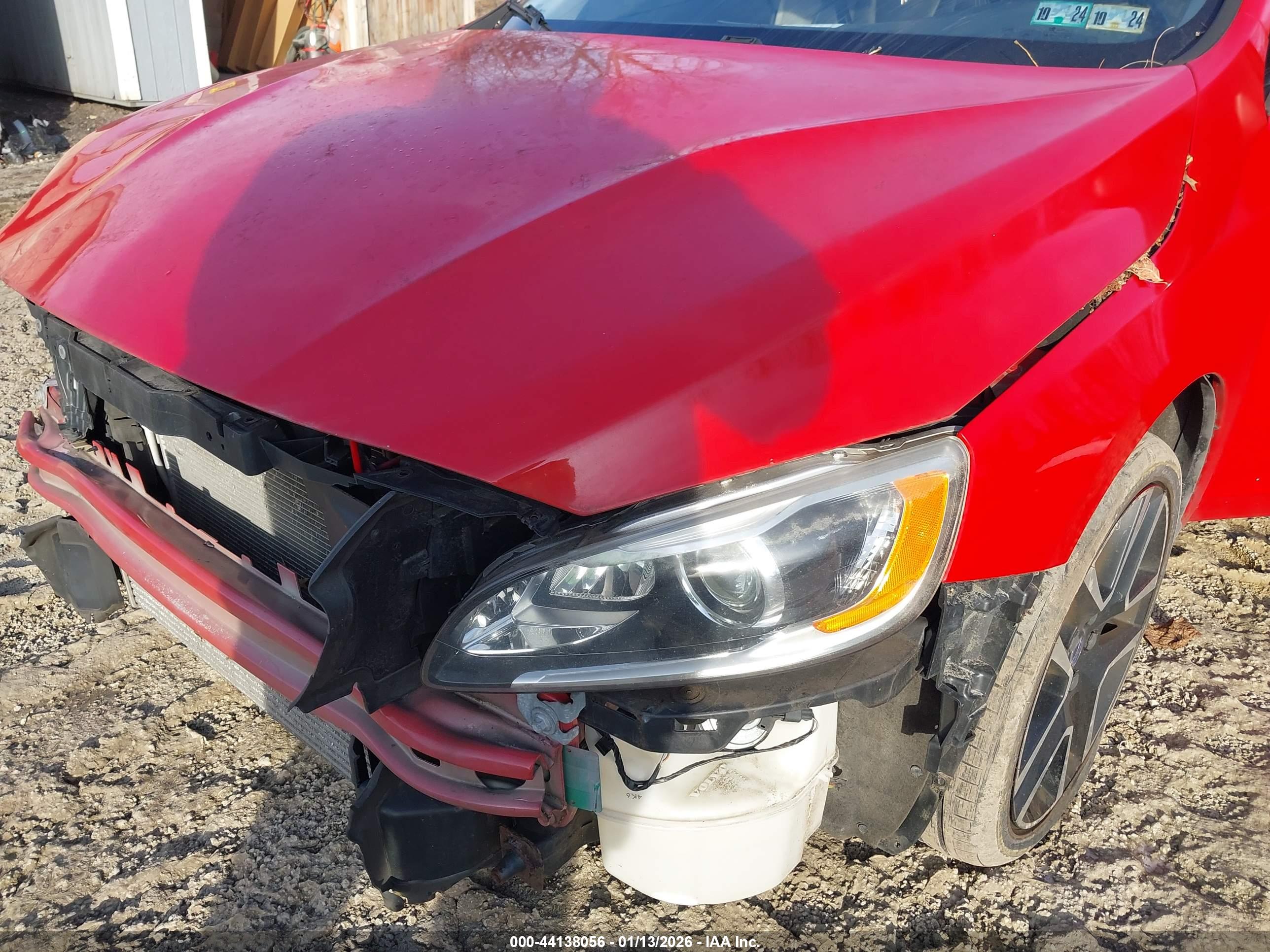 VOLVO S60 image 6