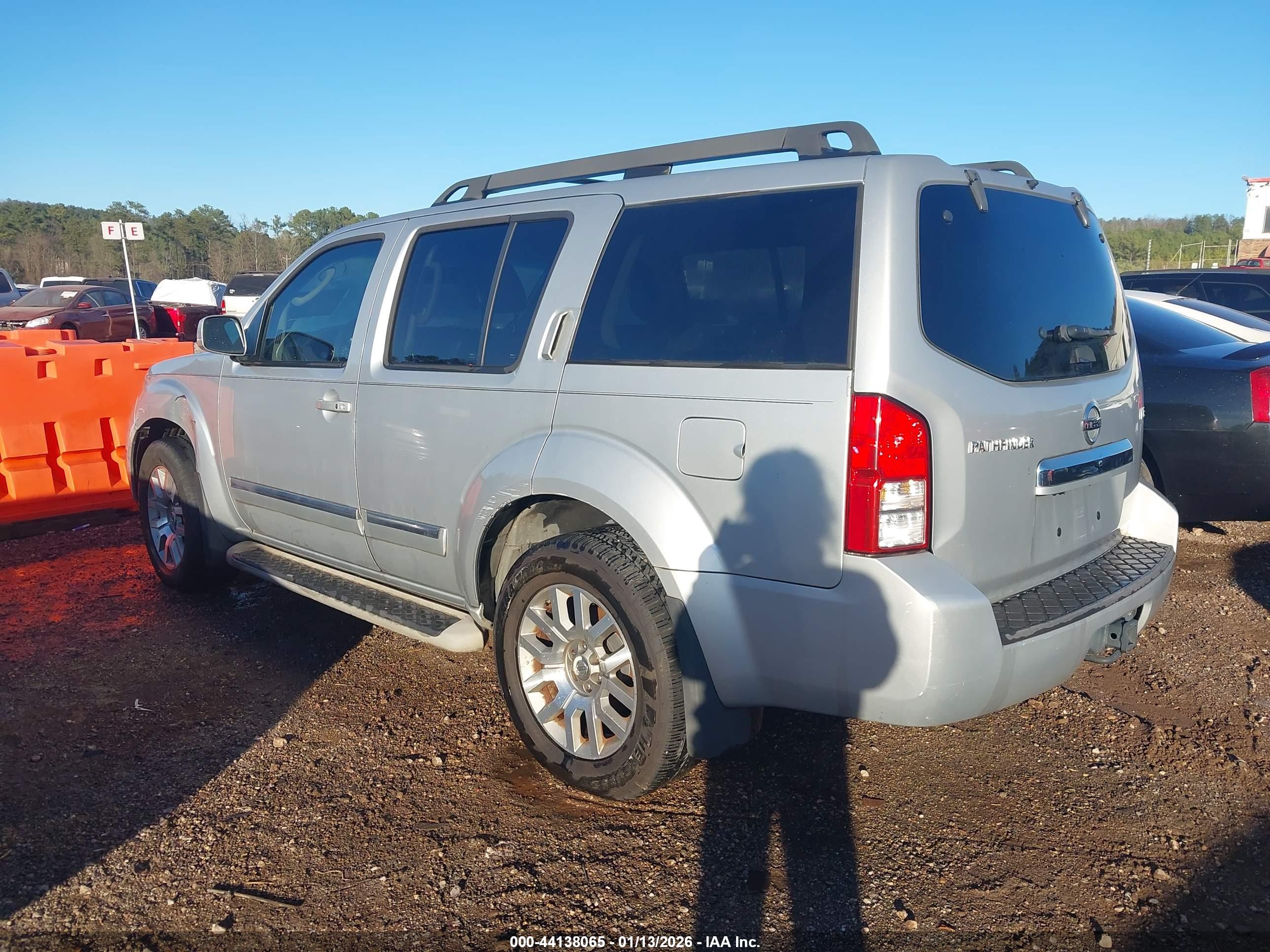 NISSAN PATHFINDER image 3
