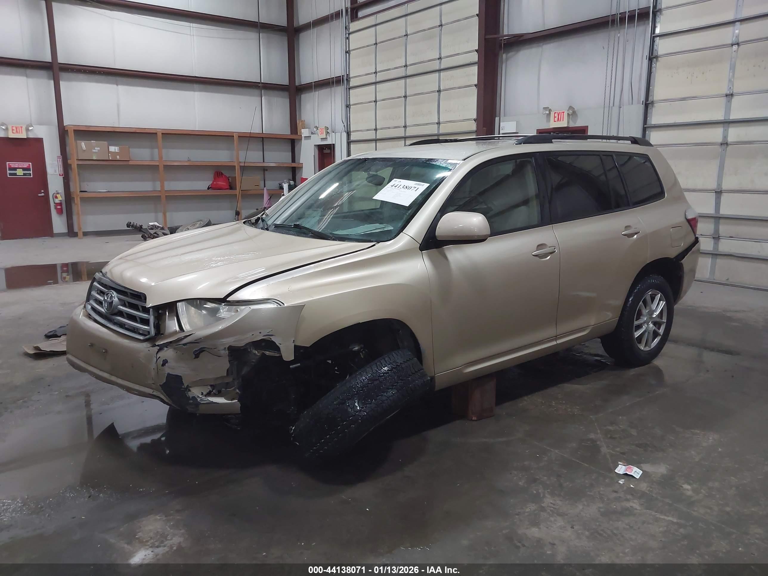 TOYOTA HIGHLANDER image 2
