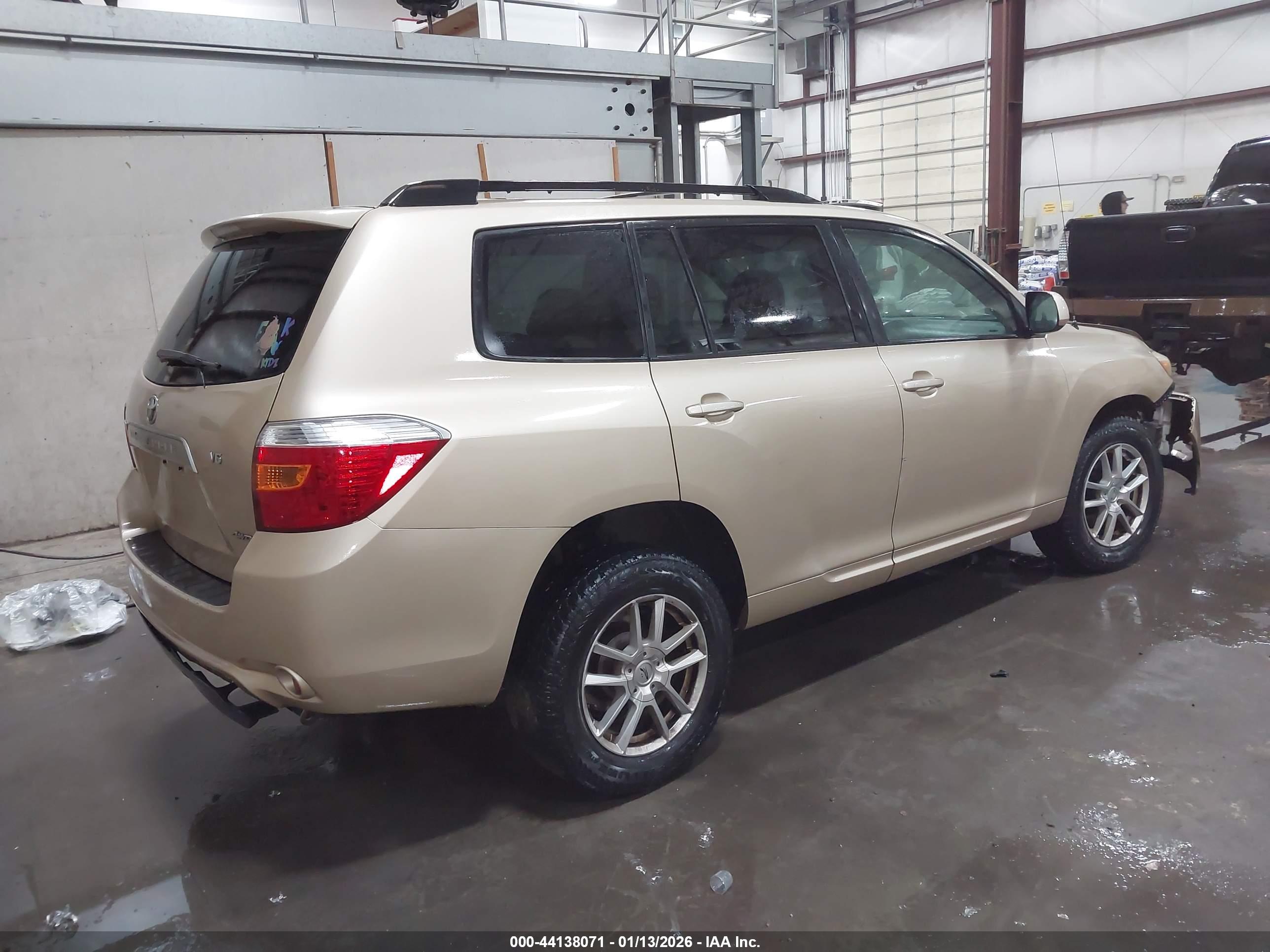 TOYOTA HIGHLANDER image 4