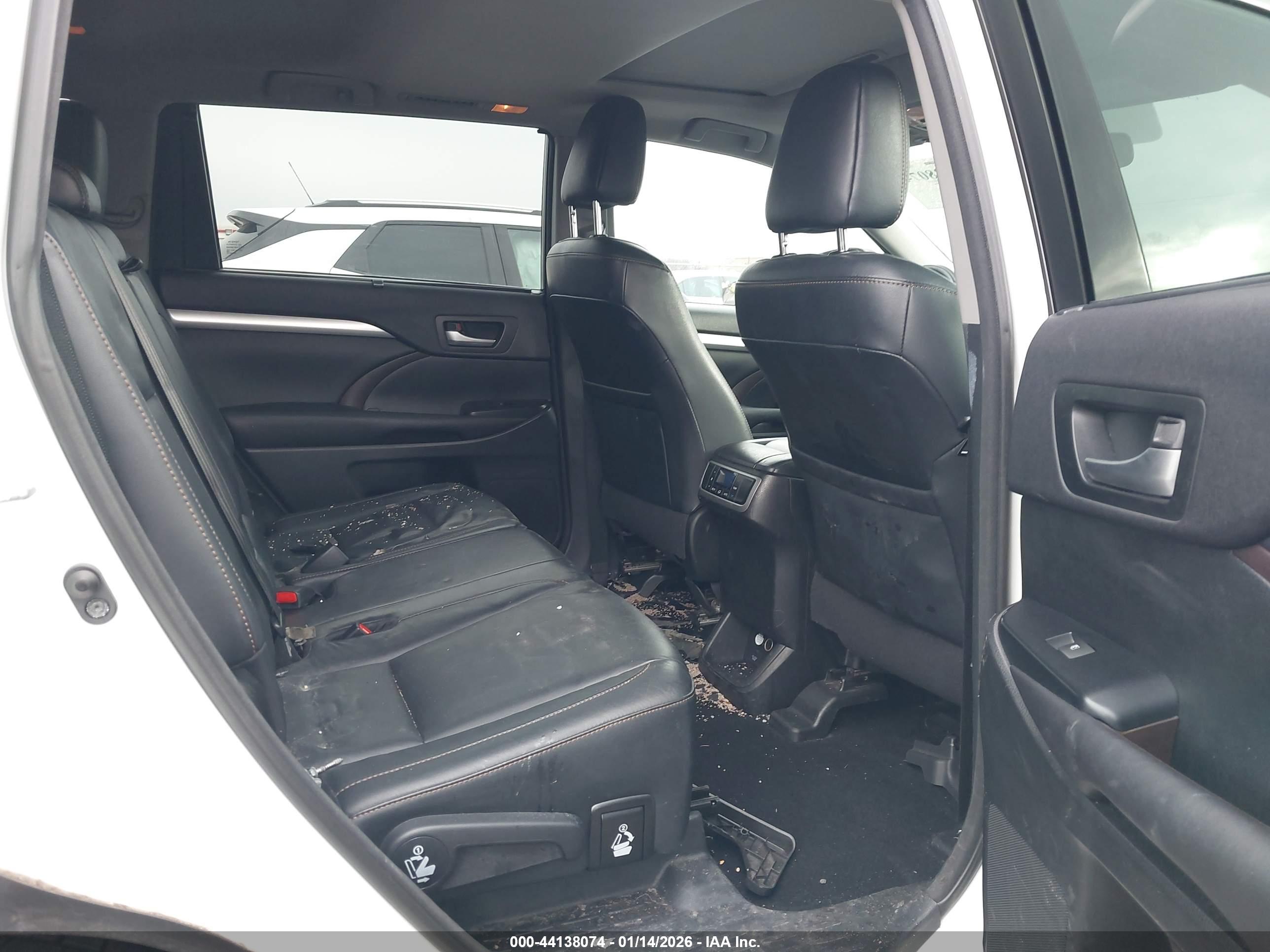 TOYOTA HIGHLANDER image 8