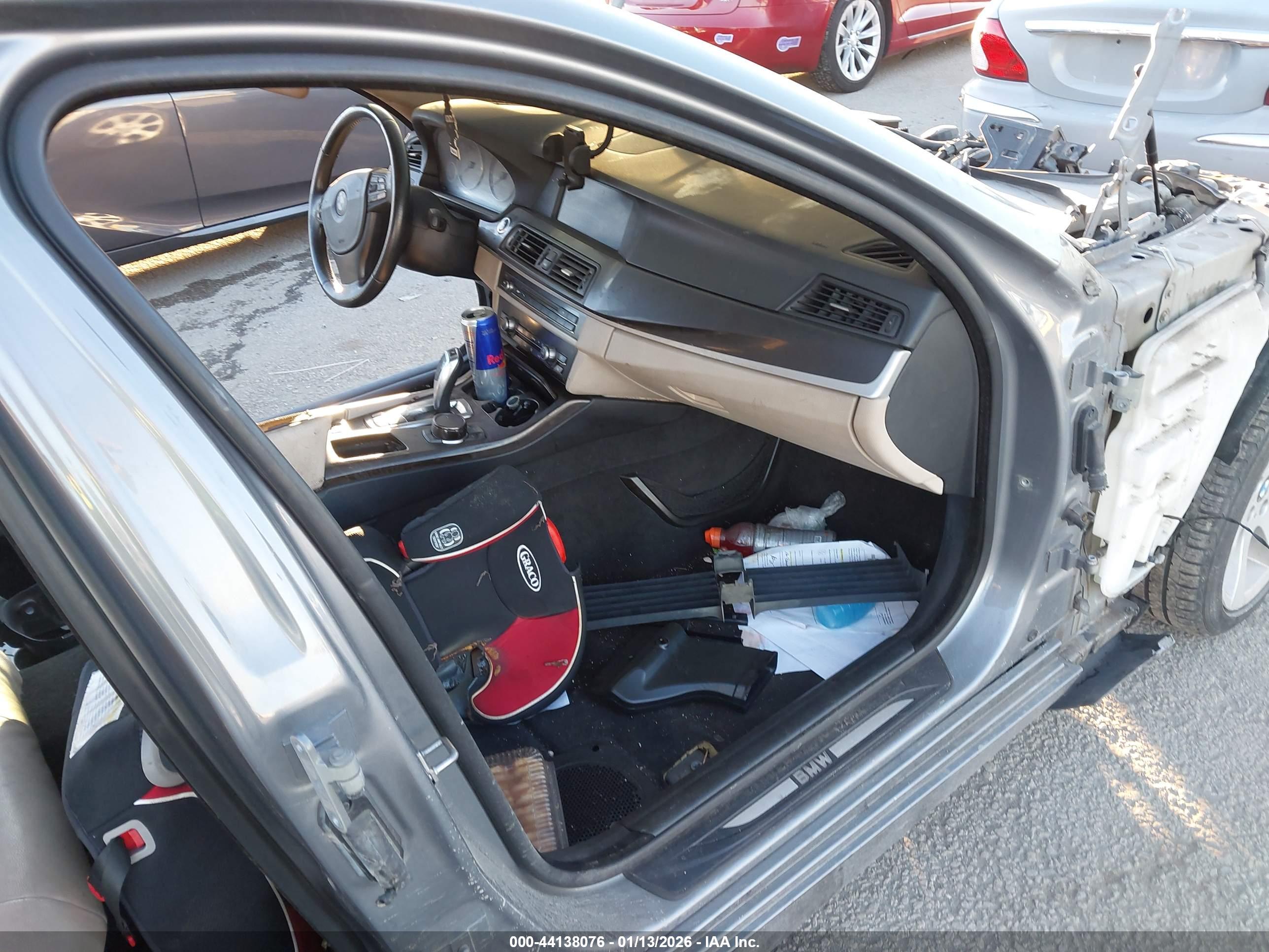 BMW 528I image 5