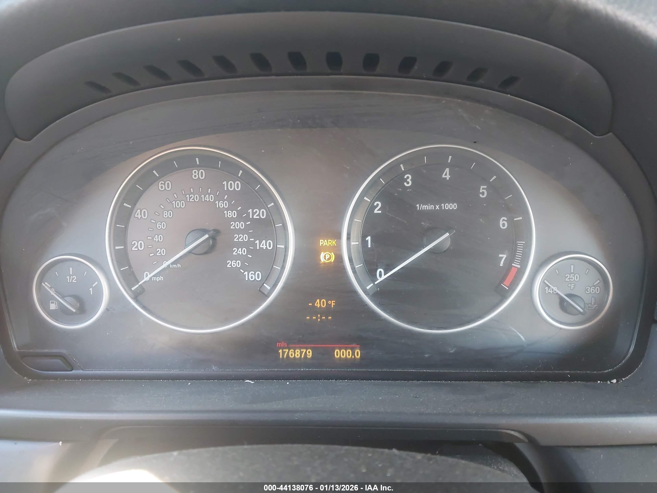 BMW 528I image 7