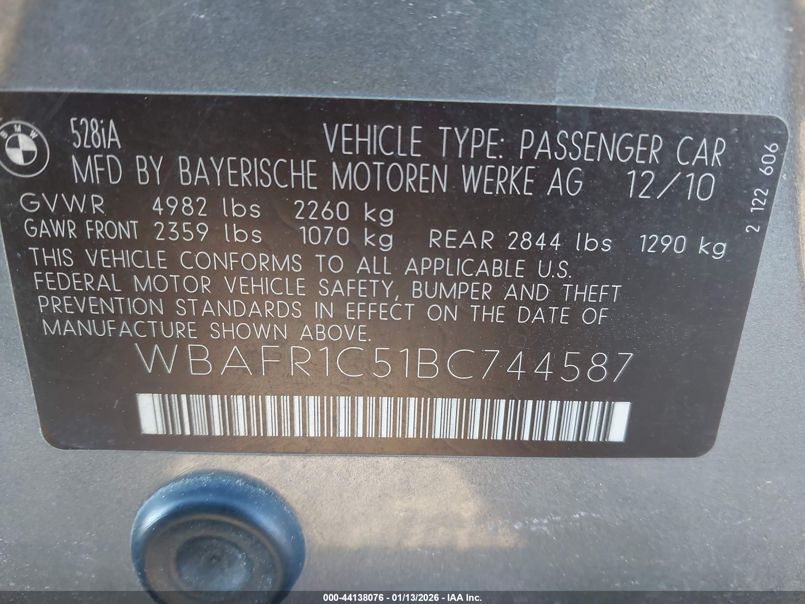 BMW 528I image 9
