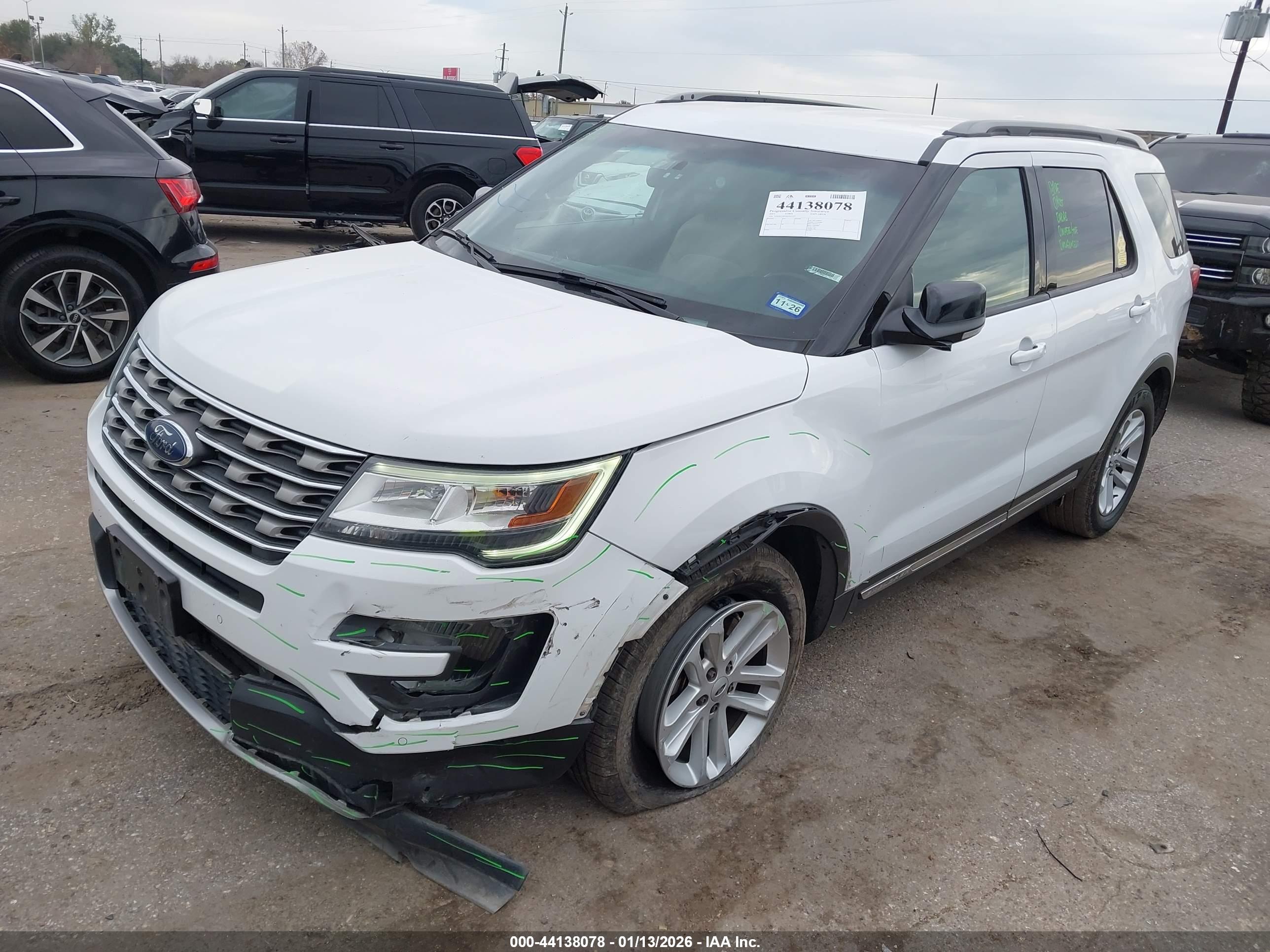 FORD EXPLORER image 2