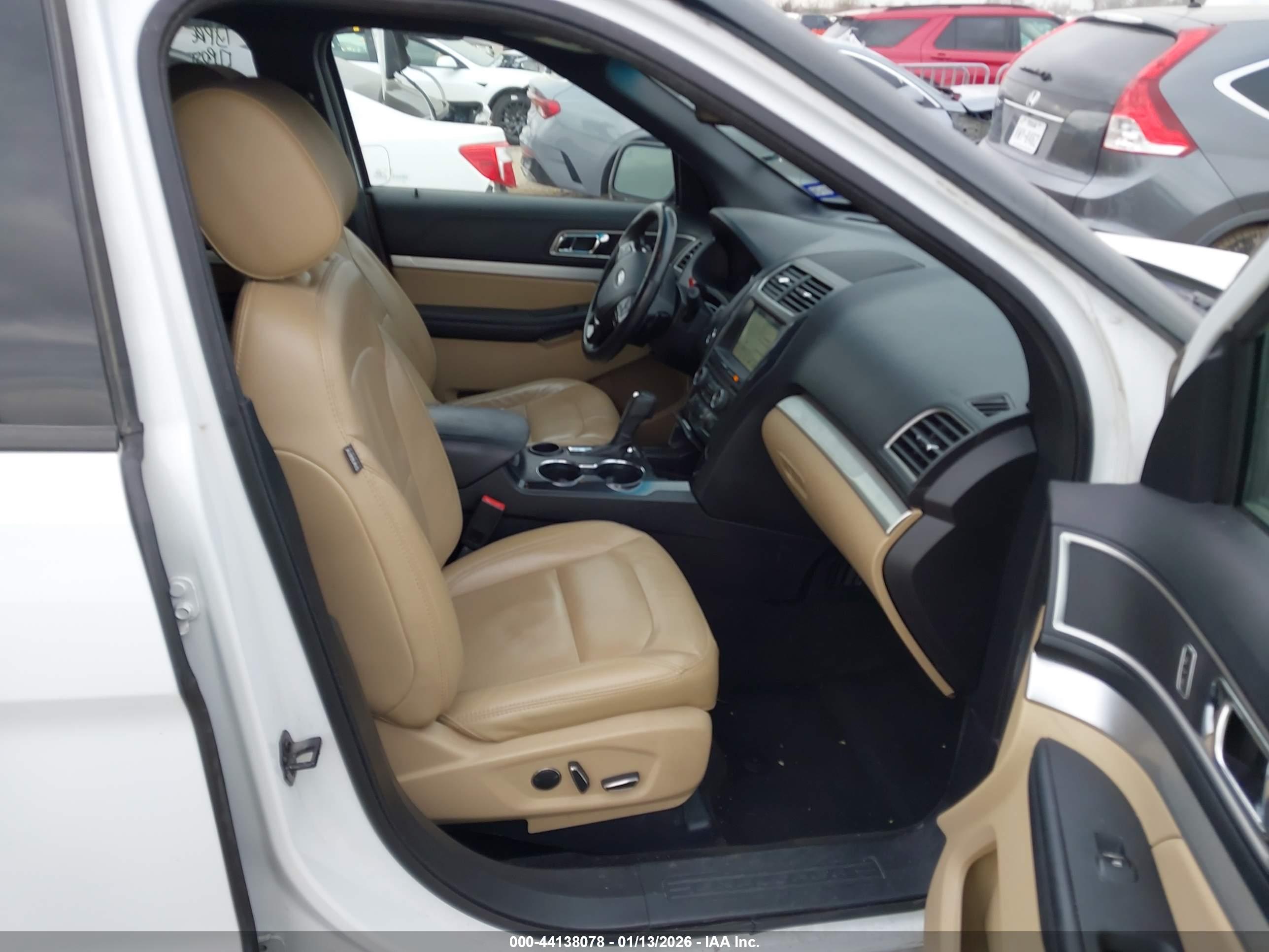 FORD EXPLORER image 5