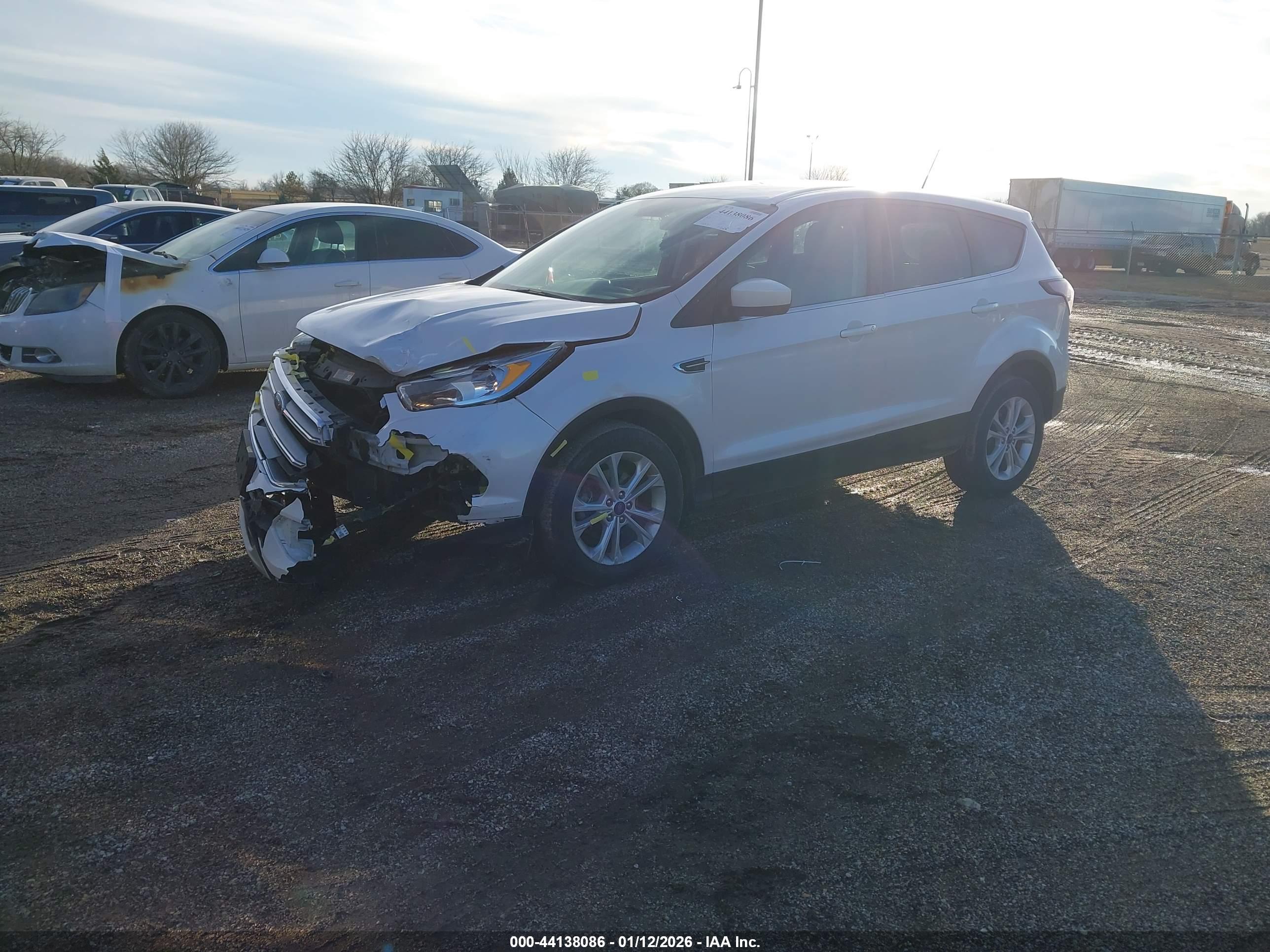 FORD ESCAPE image 2