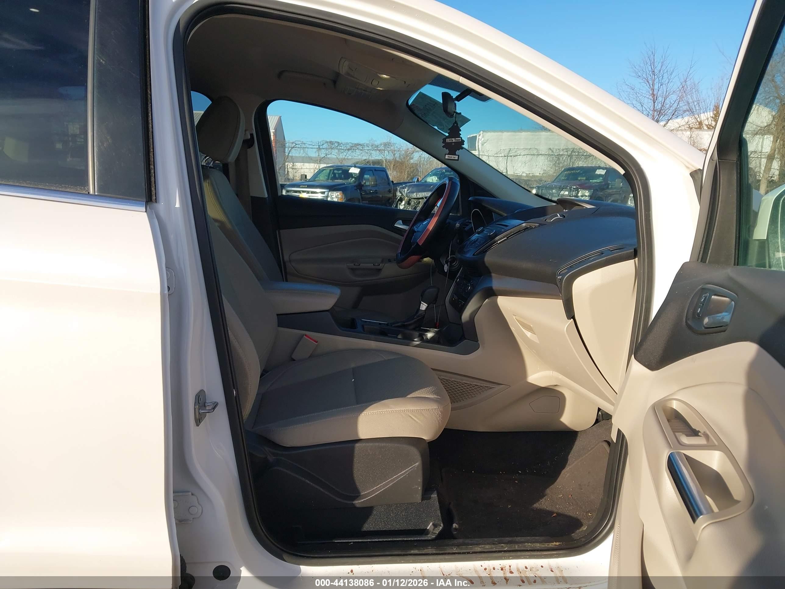 FORD ESCAPE image 5