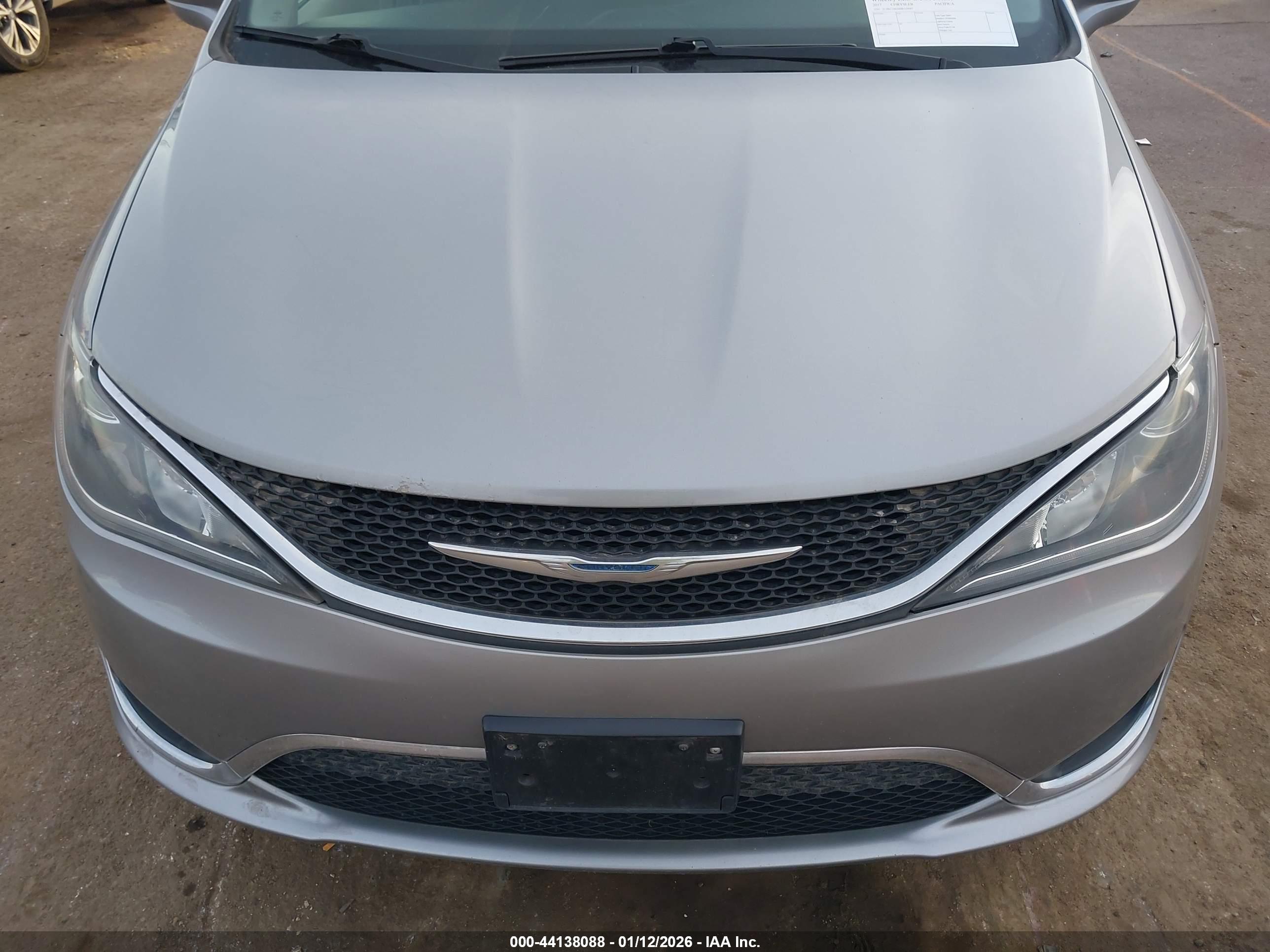 CHRYSLER PACIFICA image 6