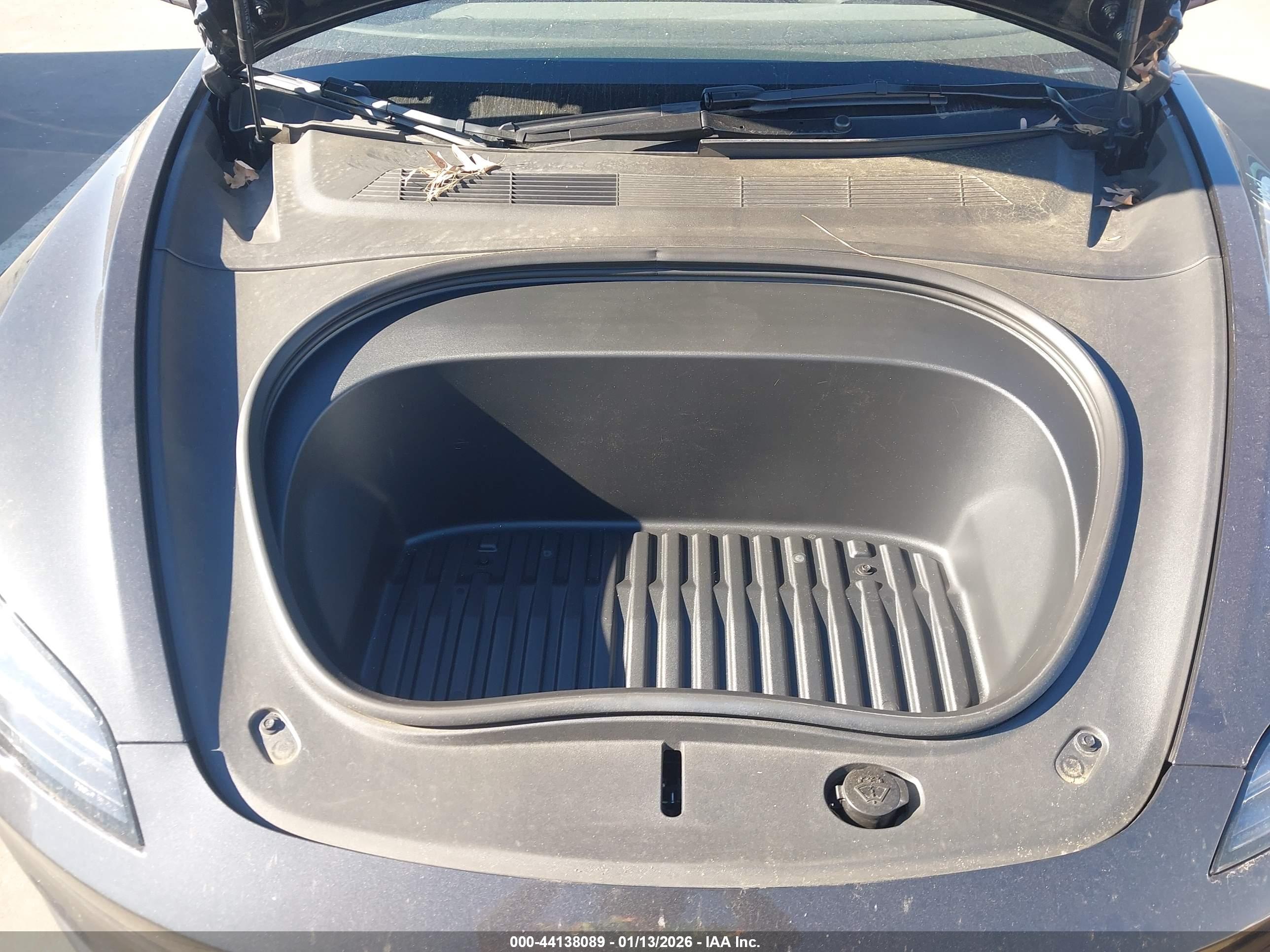 TESLA MODEL image 10